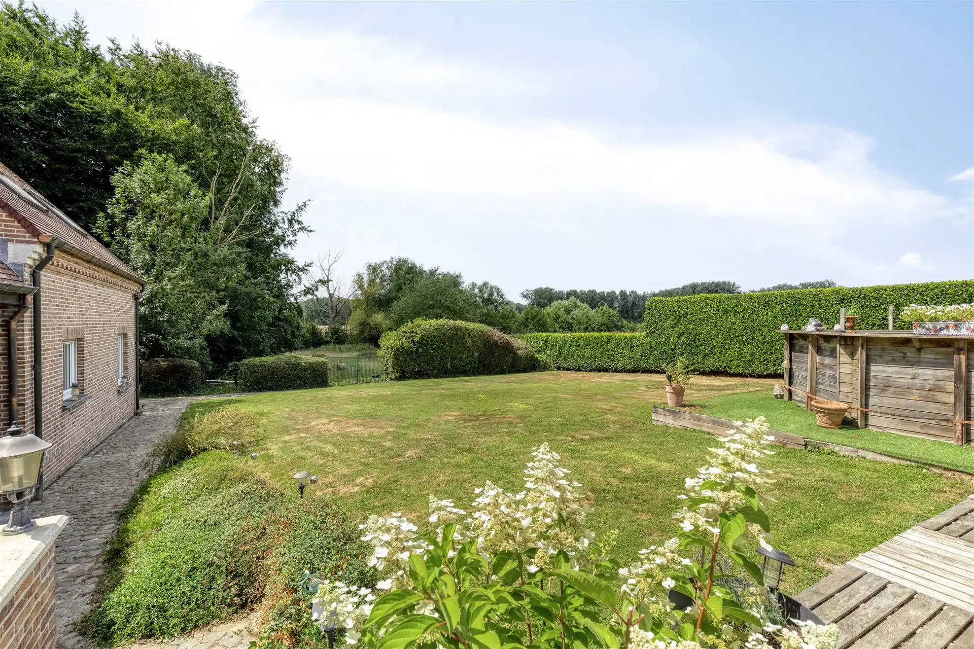 Exclusief gelegen villa op 3.970 m² in Sint-Lievens-Houtem foto 24