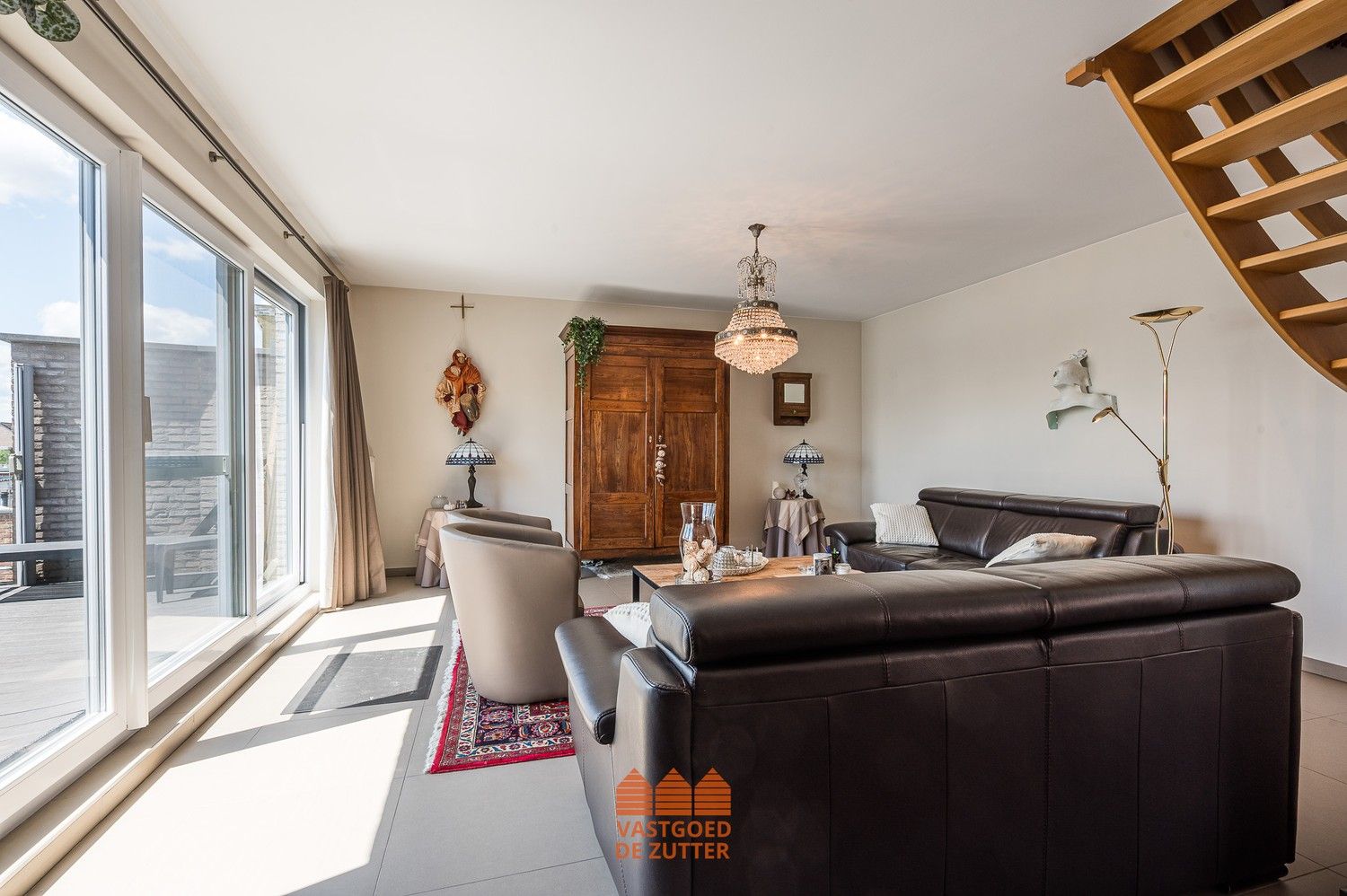 Centraal gelegen en lichtrijk appartement met garage en ruim terras in het hart van Eeklo foto 4