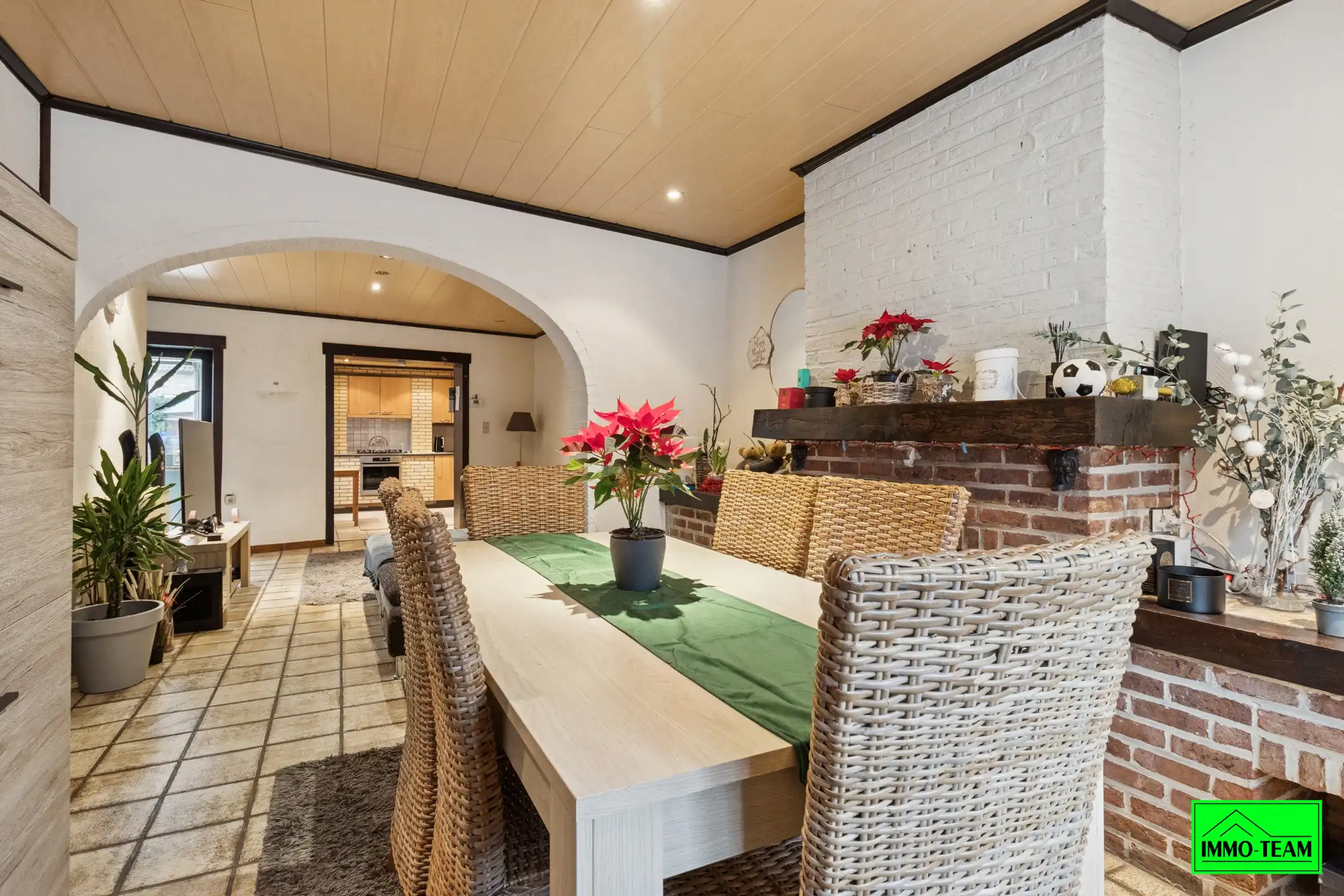 Hoofdfoto van de publicatie: Gezellige 2-gevelwoning op gunstige locatie