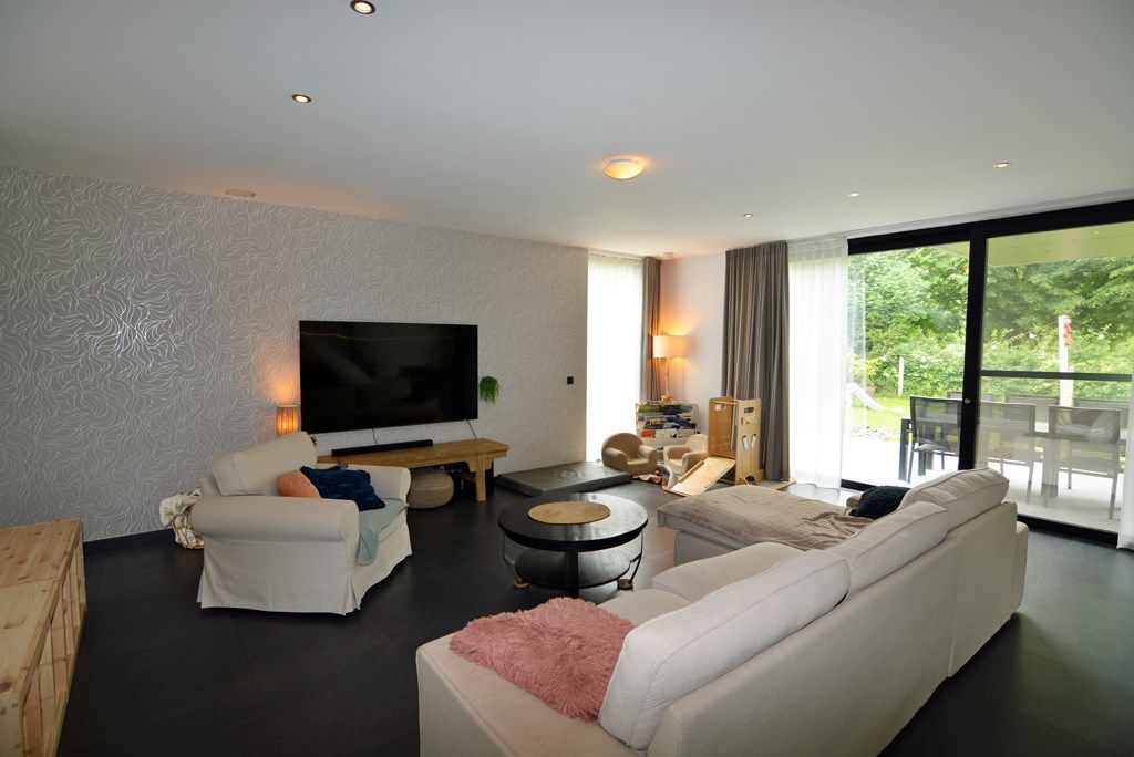 Moderne, energiezuinige woning met 4 slpks op 7a 7ca. foto 4