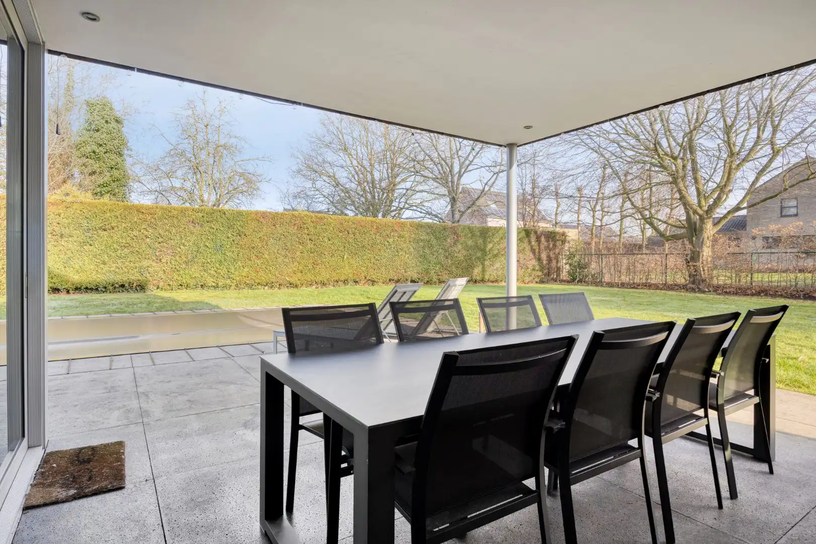 Moderne, ruim ingedeelde woning op een mooi perceel van 13 are met zwembad. foto 30