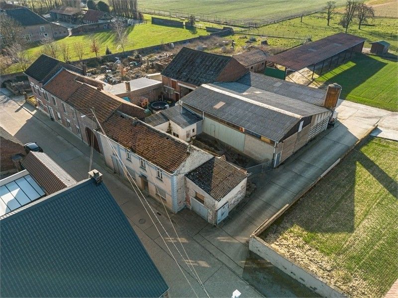 VOLLEDIG TE RENOVEN WONING MET OPSLAGRUIMTE OP EEN PERCEEL VAN MAAR LIEFST 69A20CA IN HORPMAAL foto 4