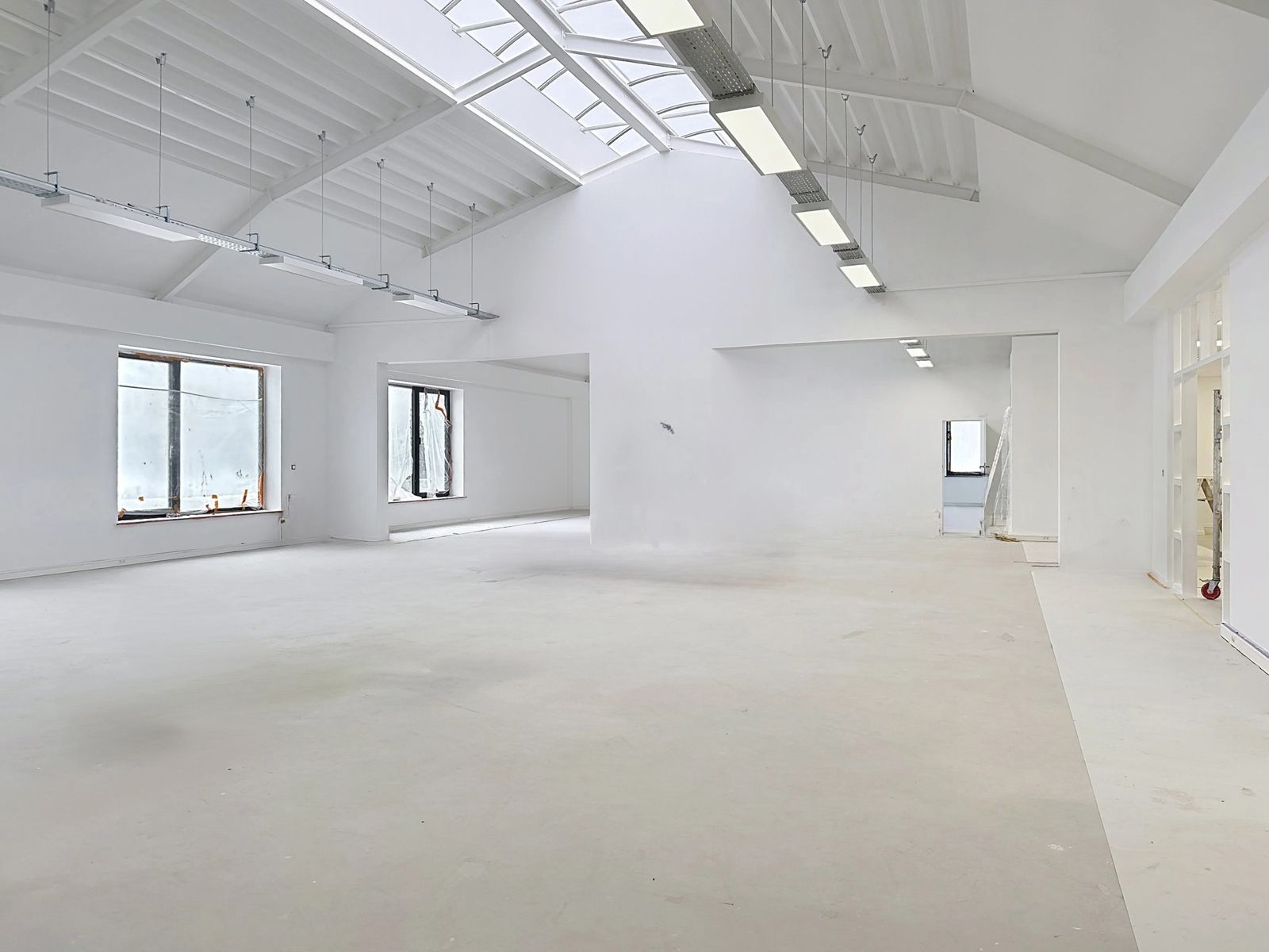 Activiteits- of opslagruimte op een toplocatie nabij de A12 foto {{pictureIndex}}