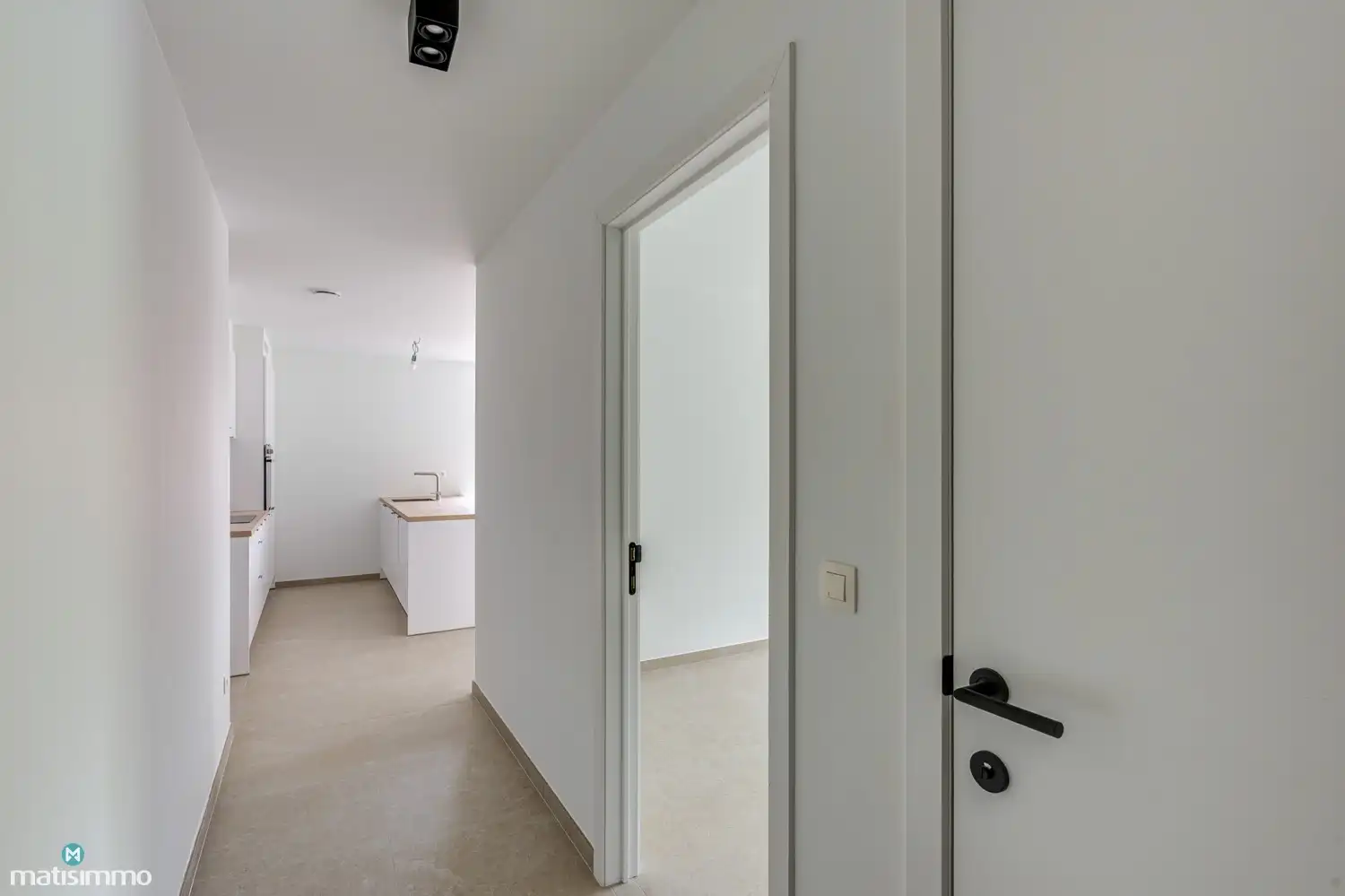 NIEUWBOUWAPPARTEMENT MET 2 SLAAPKAMERS, OVERDEKT TERRAS EN ONDERGRONDSE AUTOSTAANPLAATS NABIJ HET CENTRUM VAN TONGEREN foto 2