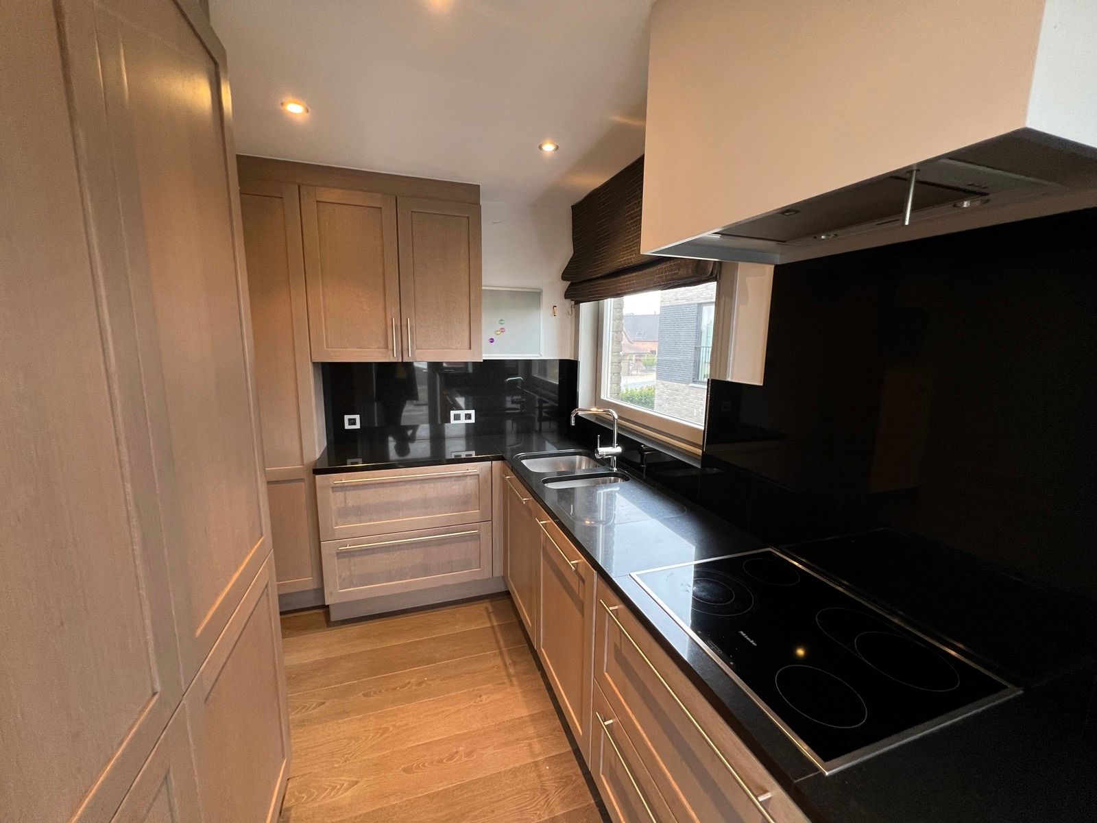 Ruim, lichtrijk appartement met dakterras foto 6