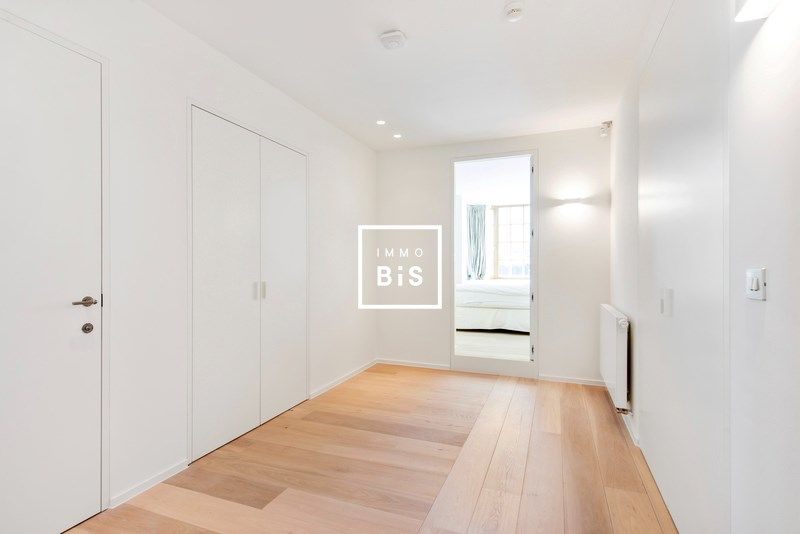 Exclusieve instapklare villa in het Zoute met zonnige tuin foto 15