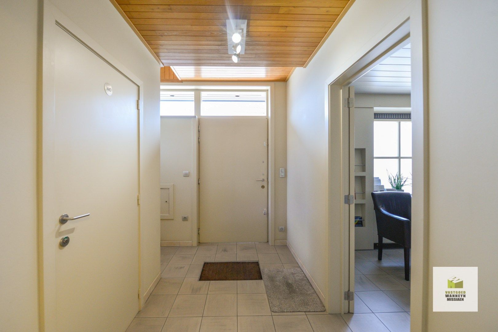 Unieke investeringskans te centrum Zwevezele: woningen met praktijkruimtes en appartement foto 24