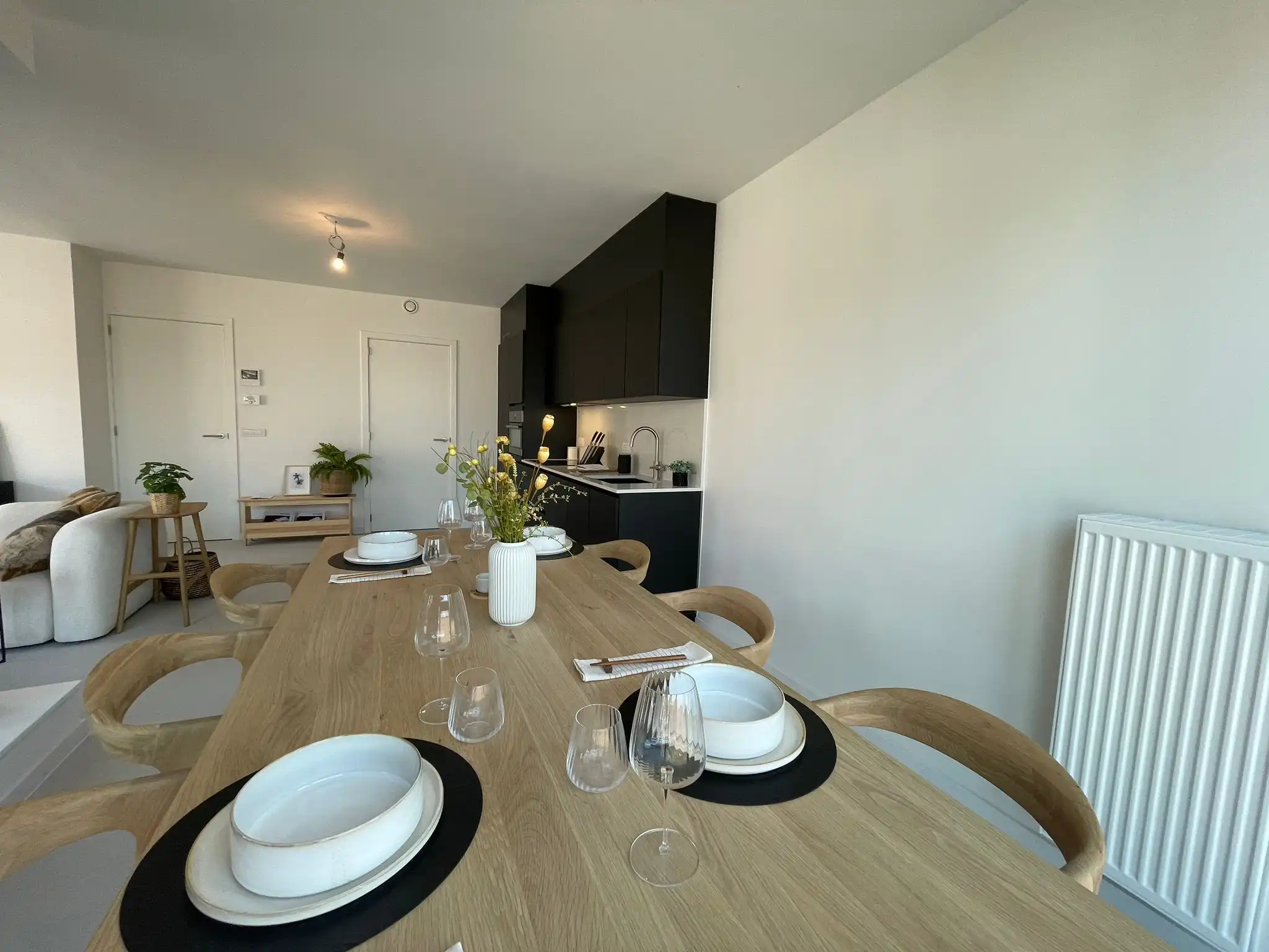 Mooi en recent appartement met 2 slpks. en parkeerplaats foto 4