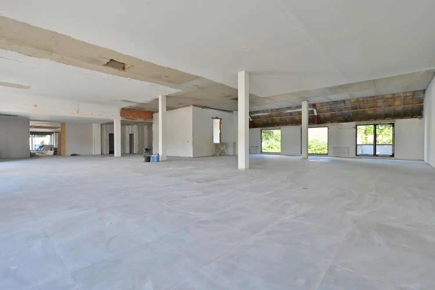 Unieke kans op topligging in Hasselt – Laatste 2 gelijkvloerse commerciële ruimtes te koop (vanaf 295 m²) foto 10