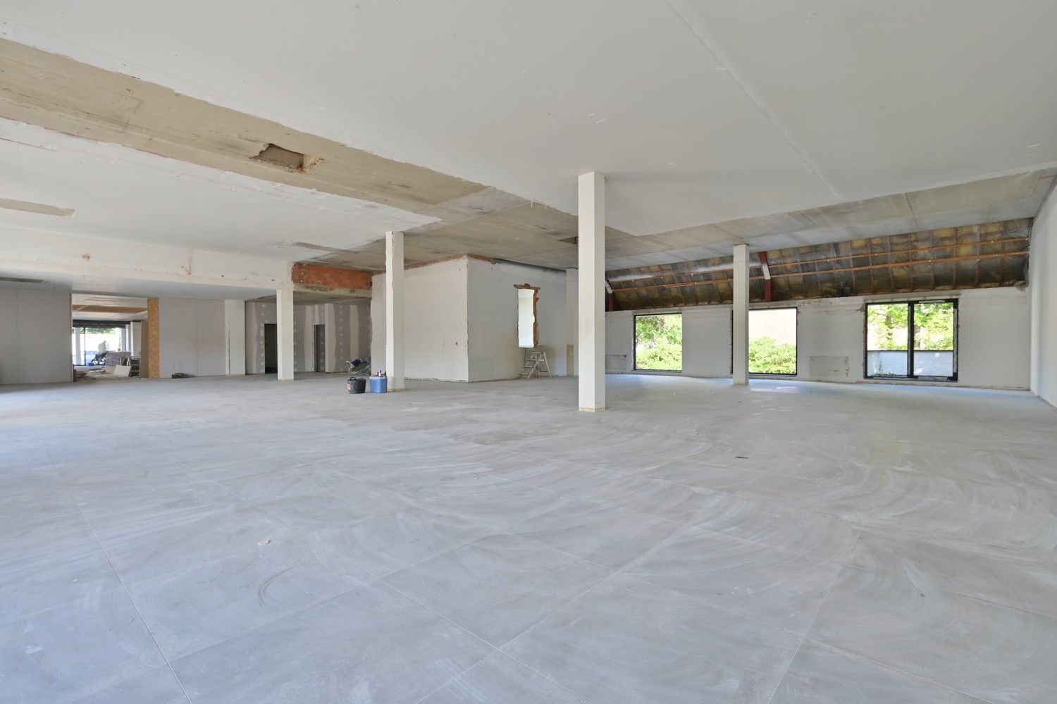 Unieke kans op topligging in Hasselt – Laatste 2 gelijkvloerse commerciële ruimtes te koop (vanaf 295 m²) foto 10