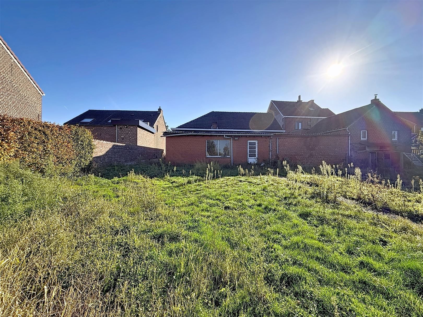 Te renoveren woning met garages, atelier, 12a 57ca foto 4