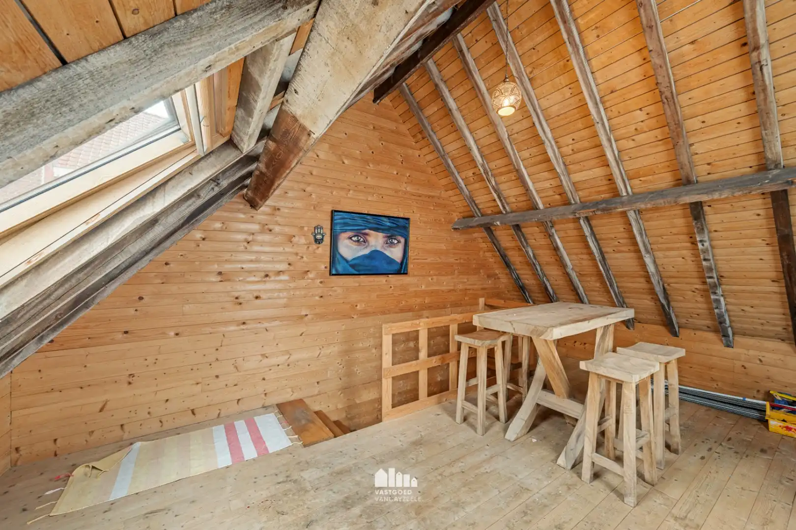 Karaktervolle ruime herenwoning met grote garage in het Ieper centrum. foto 18