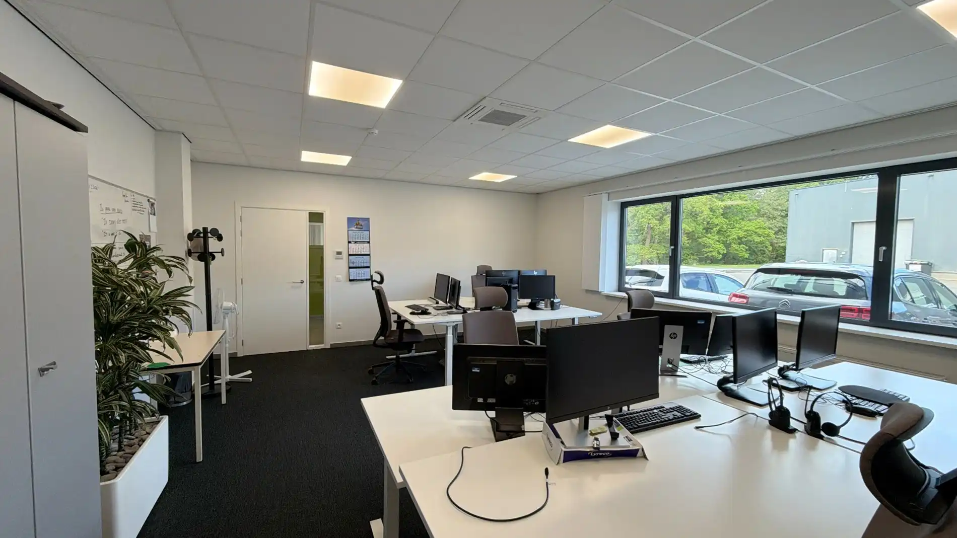 Instapklare kantoren met kleine opslagruimte te huur in Turnhout foto 4