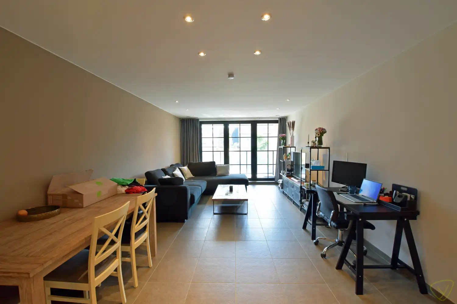 Modern en energiezuinig appartement op centrale ligging in Eeklo! foto 3