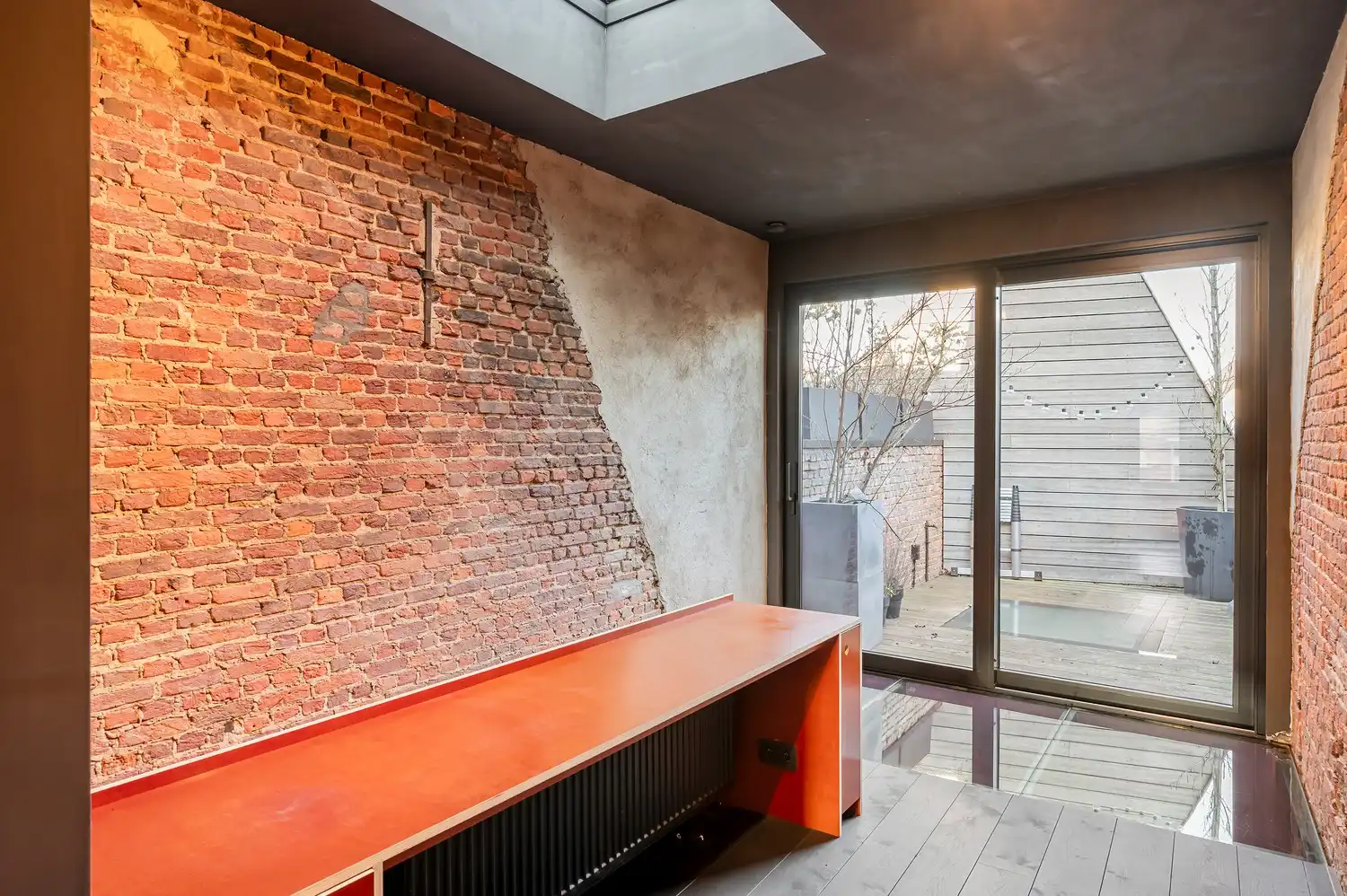 Karaktervolle erfgoedwoning op topligging tegenover de Sint-Gummaruskerk. foto 26