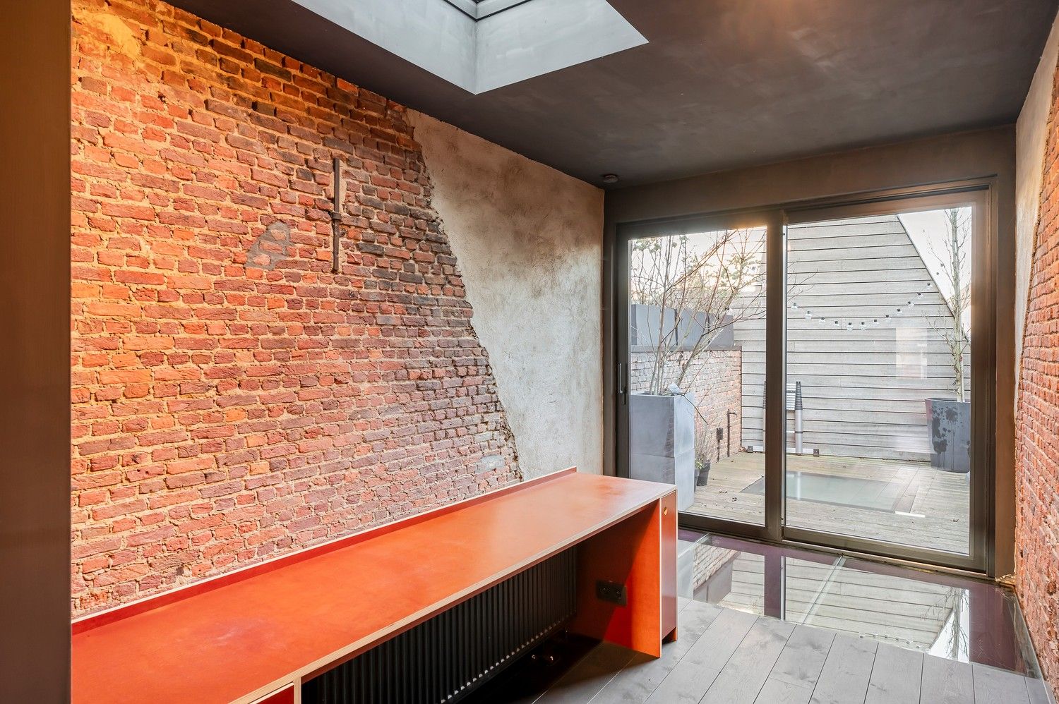 Karaktervolle erfgoedwoning op topligging tegenover de Sint-Gummaruskerk. foto 25