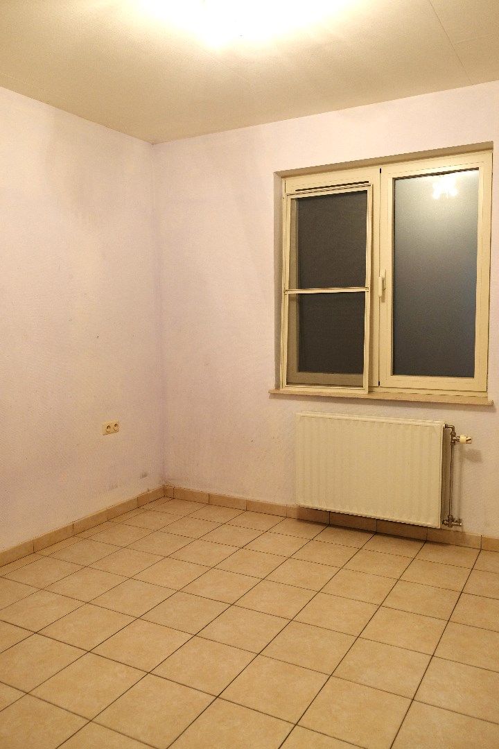 Op te frissen appartement met 2 slaapkamers centrum Zottegem foto 16