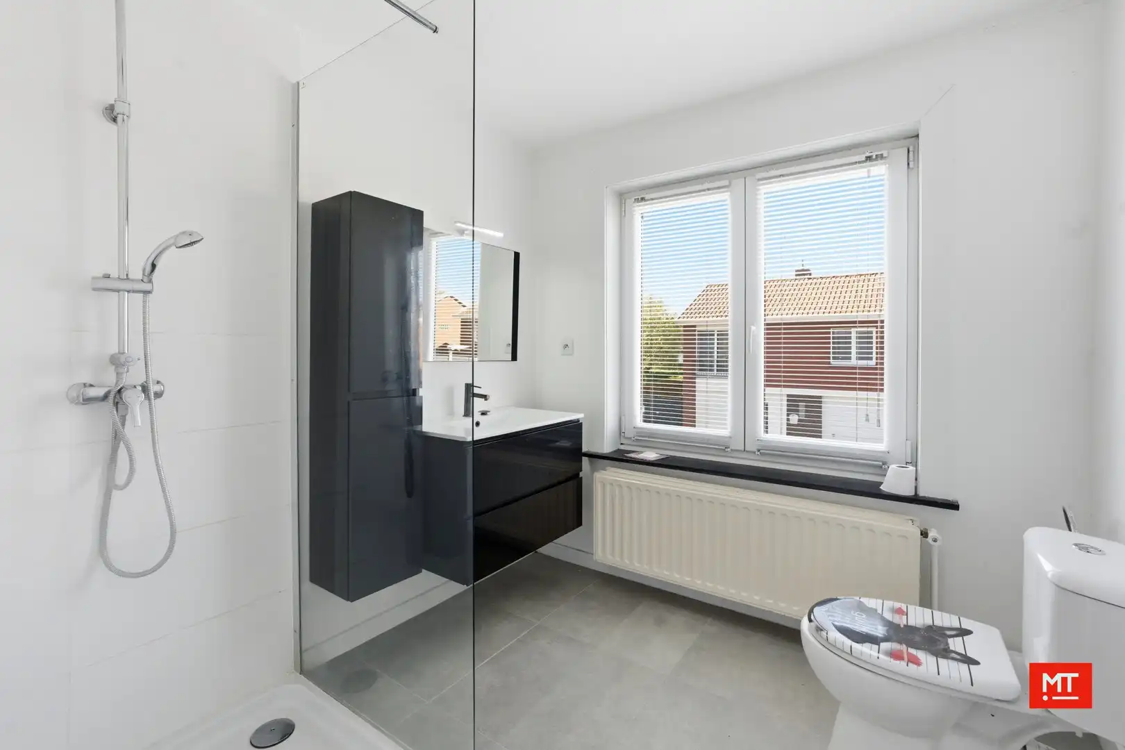 Instapklare, energiezuinige woning met 3 slaapkamers, tuin en garage te koop in een rustige wijk te Zonnebeke foto 11