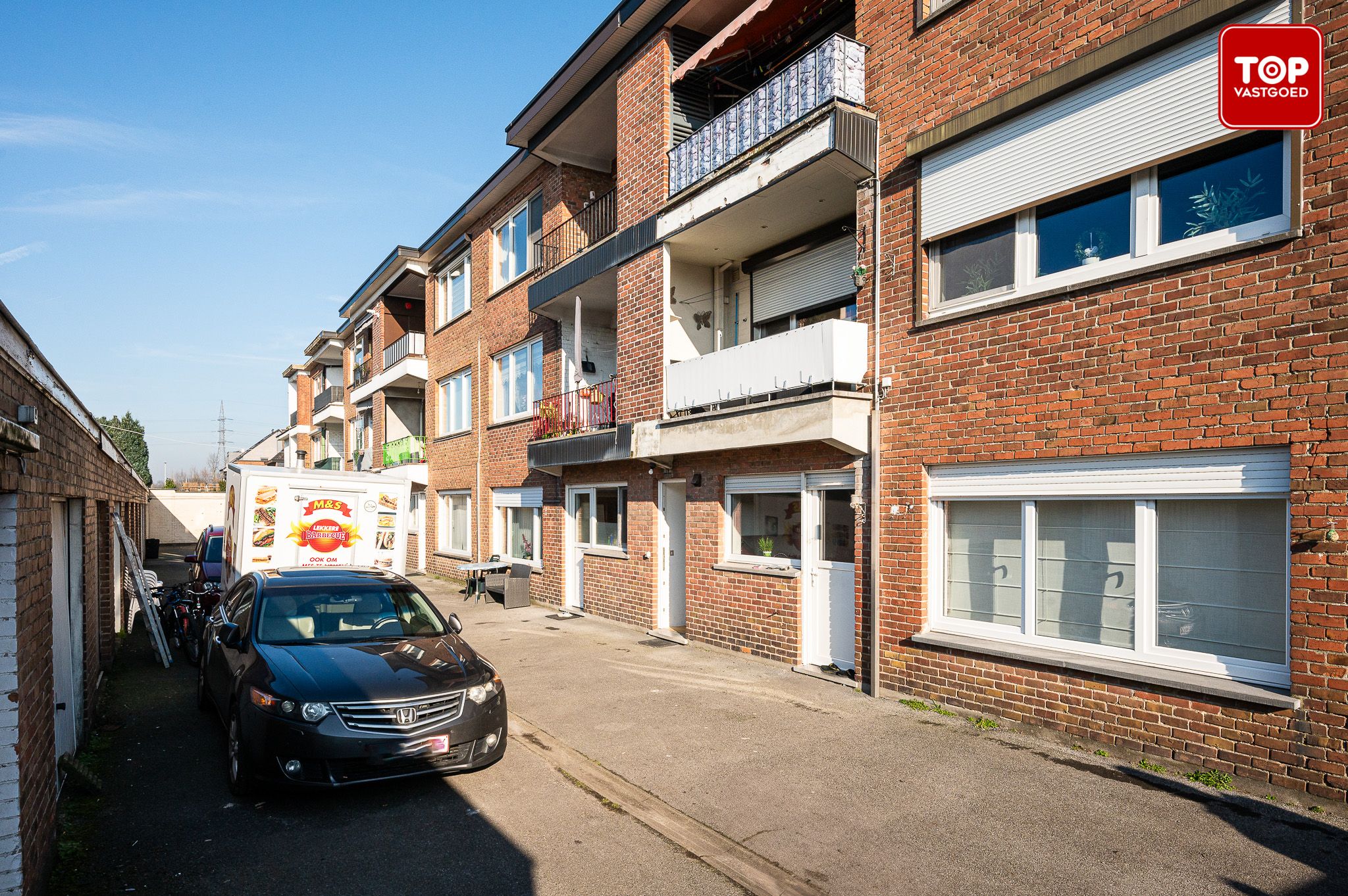 Instapklaar 2-slaapkamer appartement met terras en garage.  foto 25