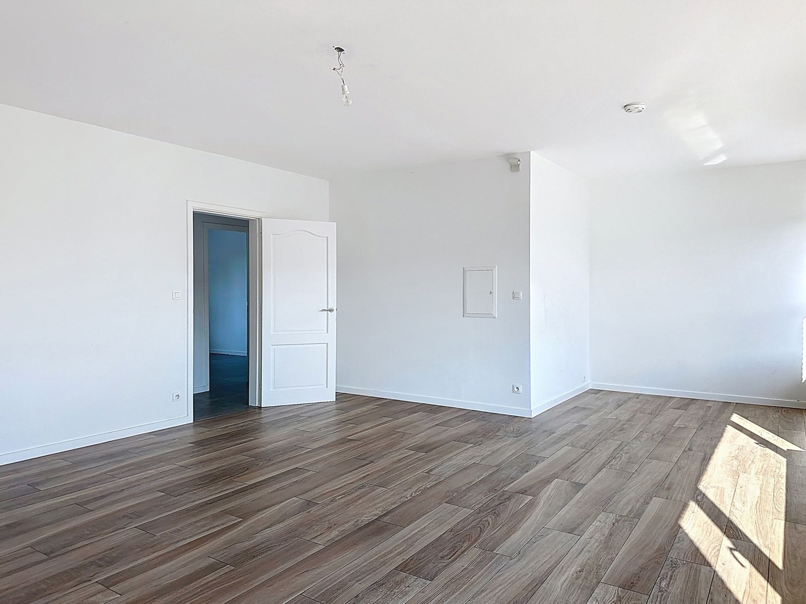 Opbrengstappartement met 3 slaapkamers in hartje Aartselaar – Reeds verhuurd aan € 1.175/maand foto 7