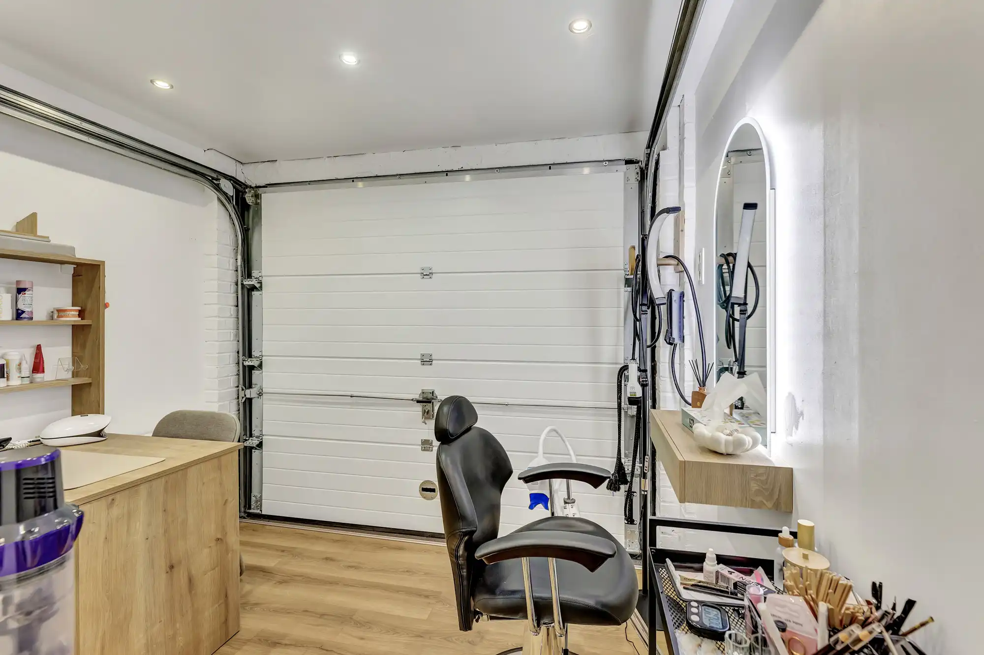 Instapklaar appartement met twee slaapkamers en garage foto 20