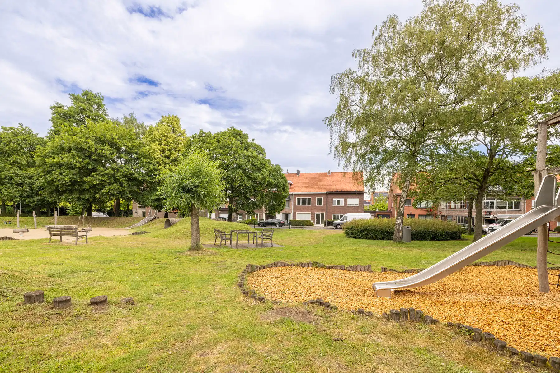 Gezinswoning met 4 ruime slaapkamers en tuin in Ekeren foto 35