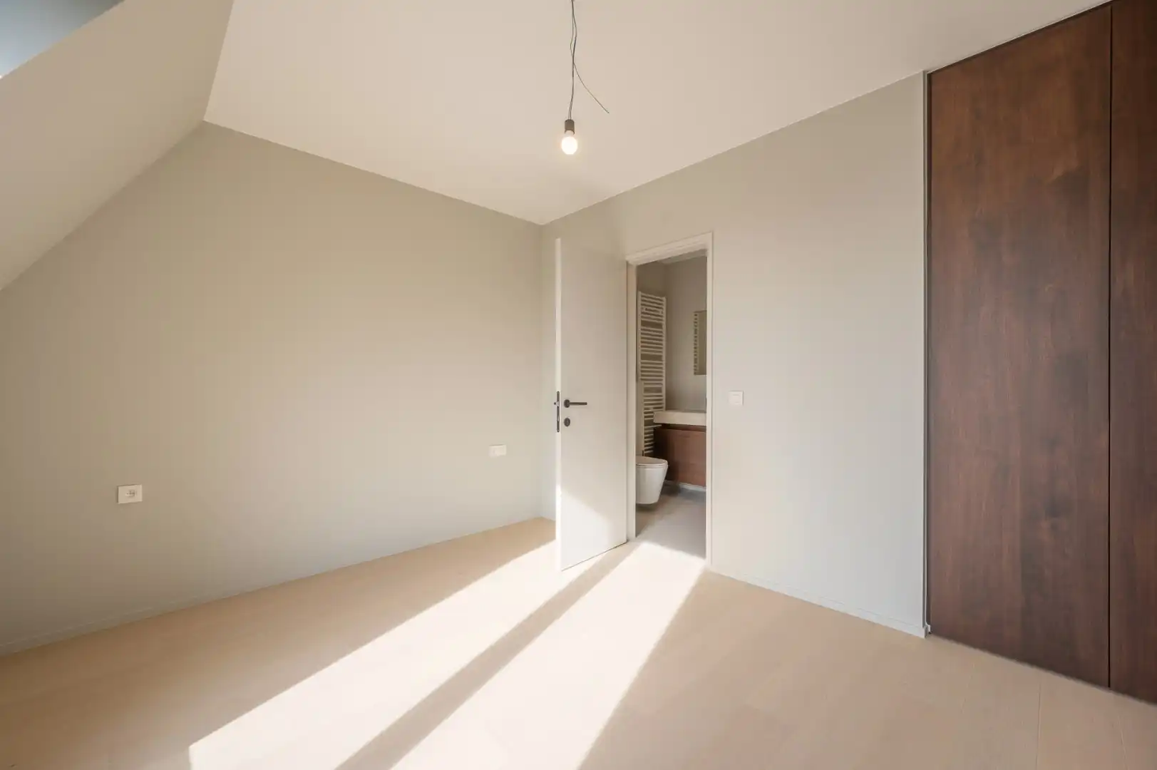 Nieuwbouwwoning ideaal gelegen aan Duinenwater foto 21