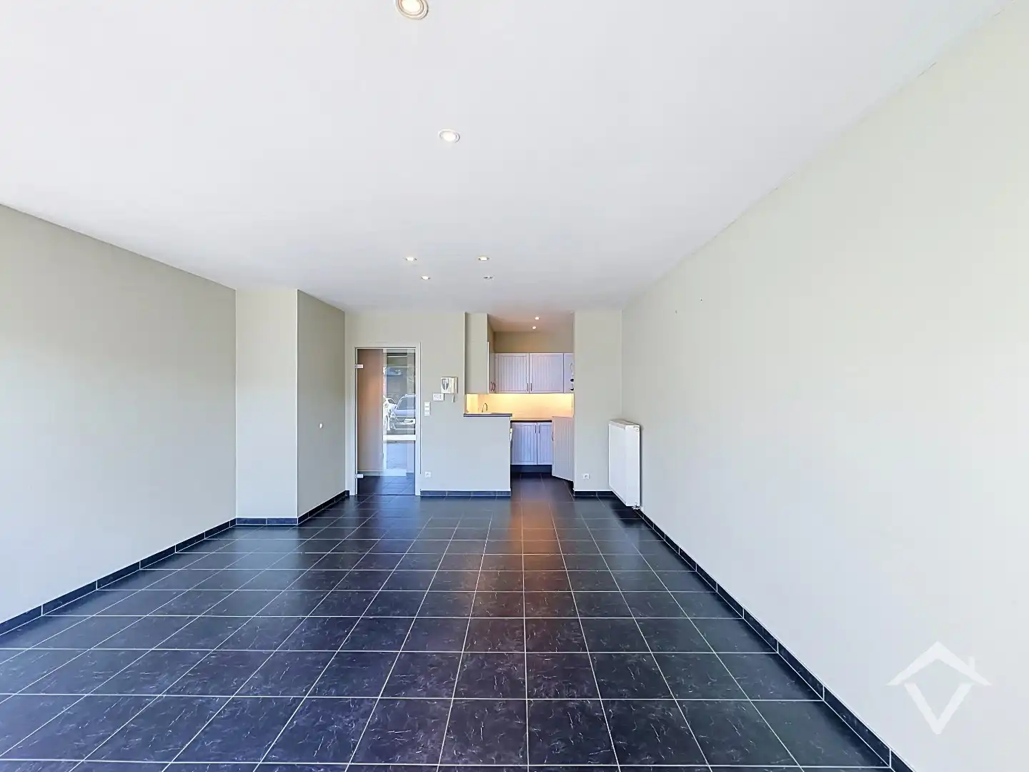 Instapklaar gelijkvloers appartement met twee slaapkamers, terras en ondergrondse parkeerplaats.  foto 6