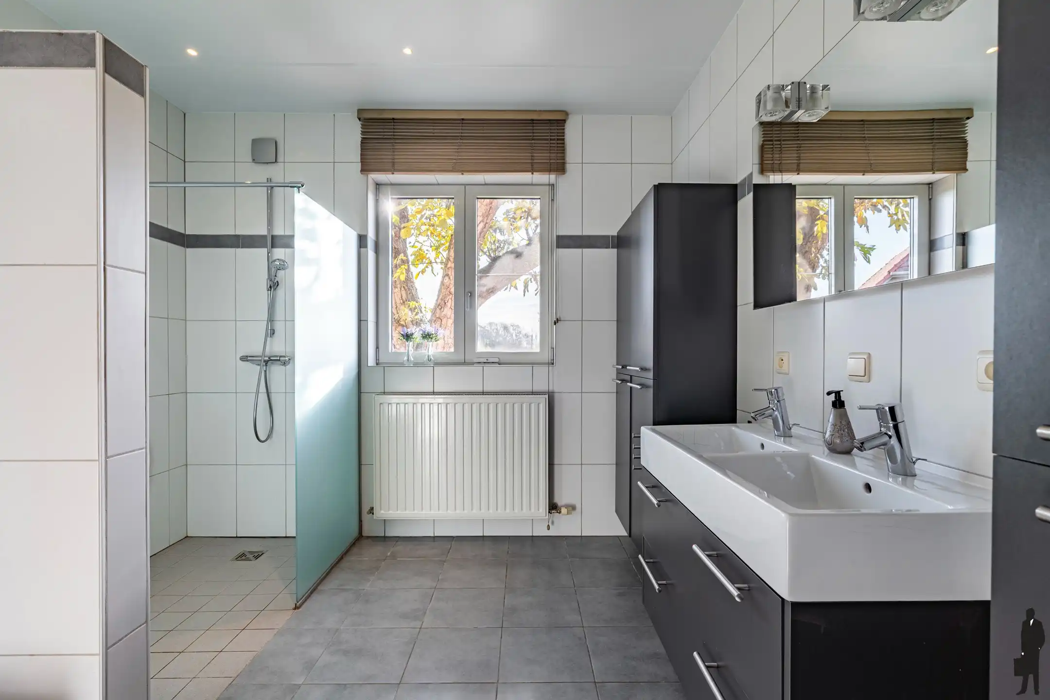 Landelijk gelegen woning in Minderhout op ca 9.000 m² grond foto 31