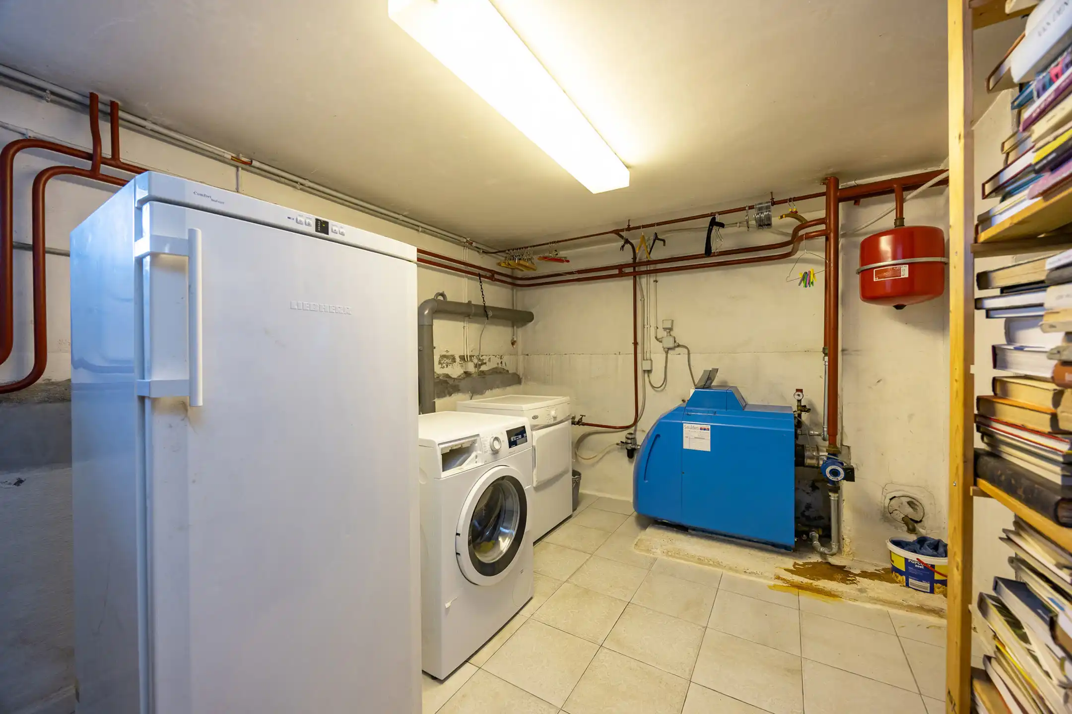 Verrassend ruime woning met 4 slpk's op 2.321m² perceel! foto 19