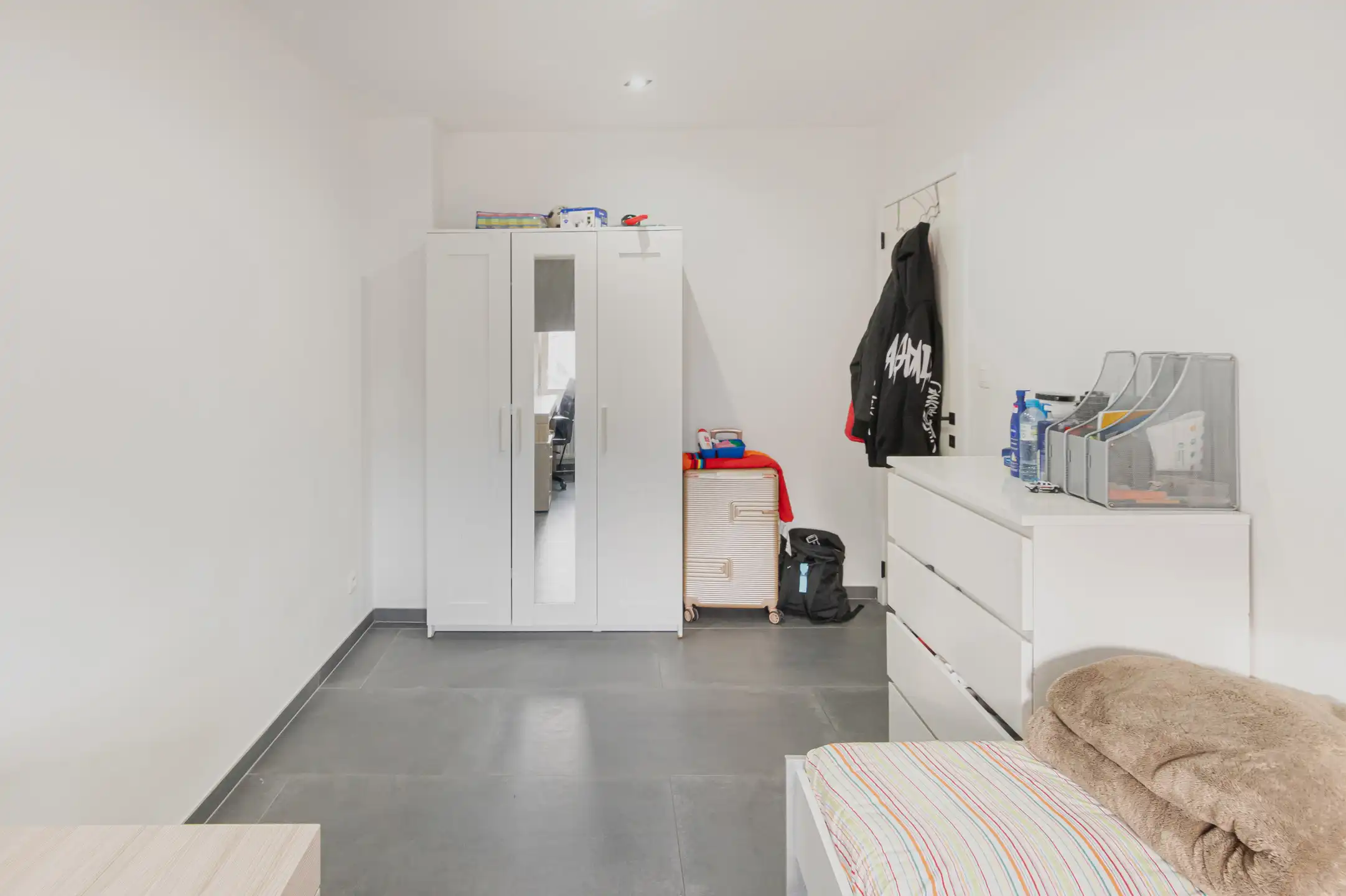 Instapklaar duplex appartement met terras in Willebroek foto 14