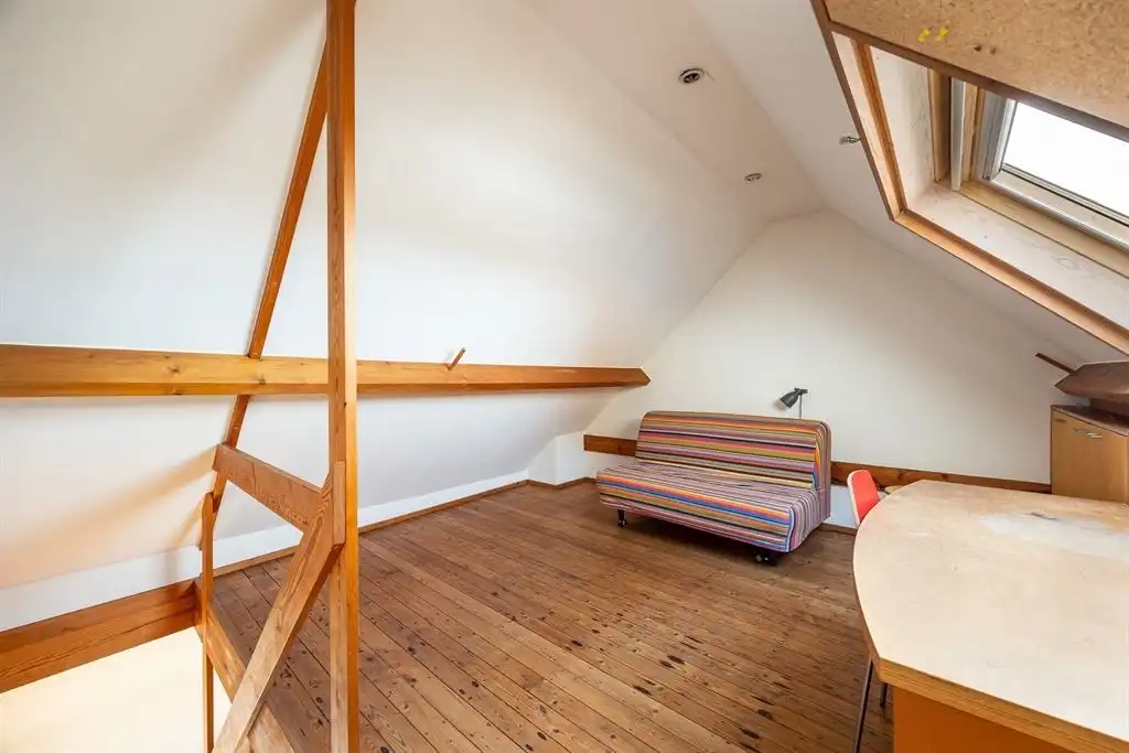 Ruime woning met dakterras en atelier foto 20