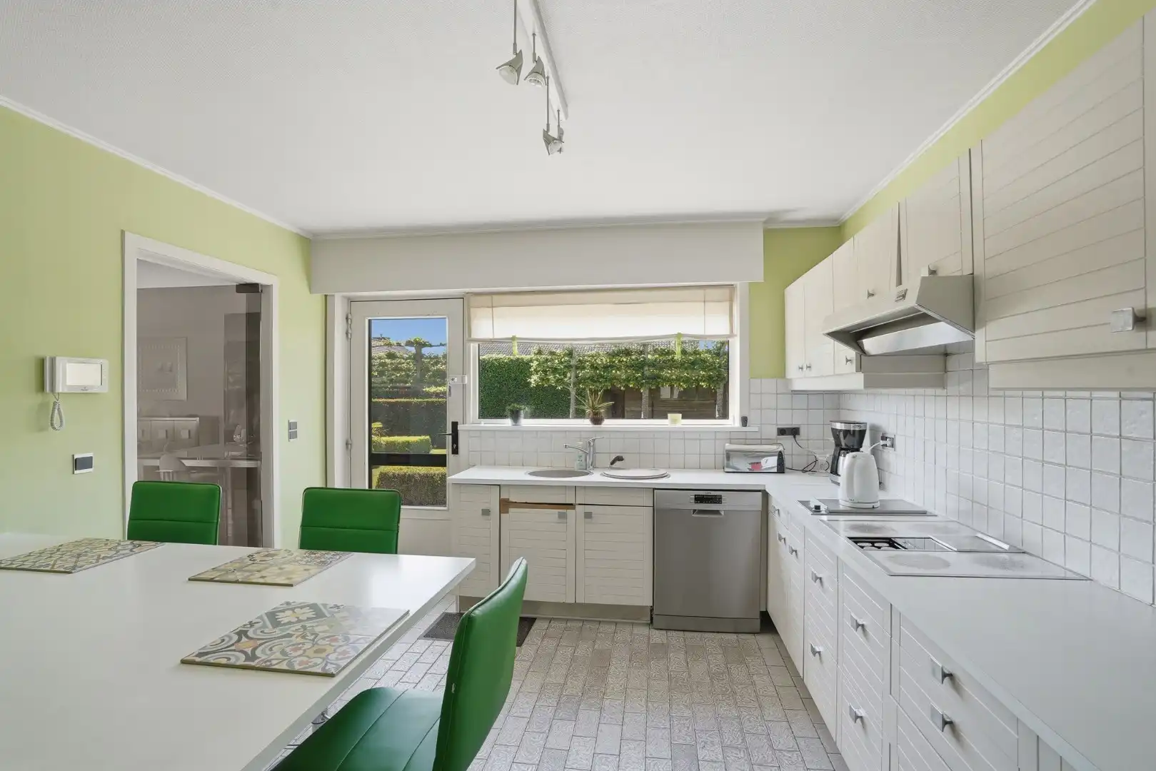 Alleenstaande woning met zonnige tuin op 980 m² foto 11