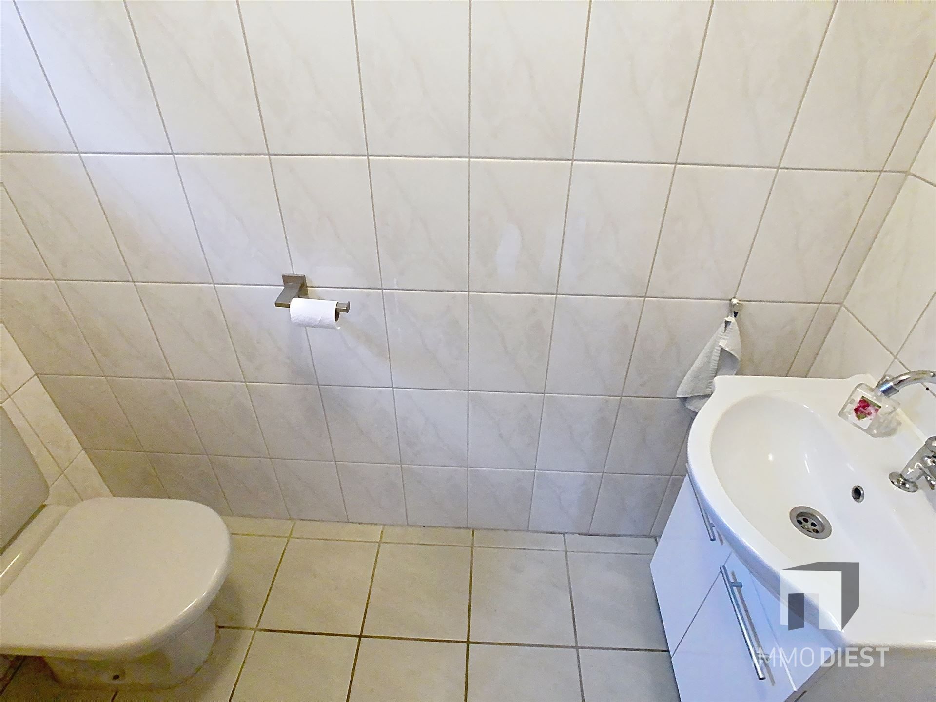Ruime woning met 4 slaapkamers foto 17
