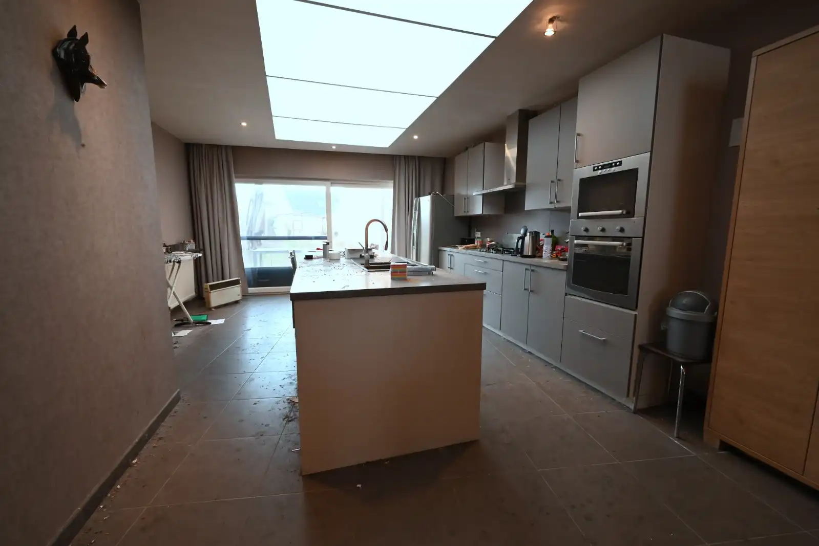 Woning (3slpk) + volledig ingerichte studio in het hartje van Ardooie! foto 5