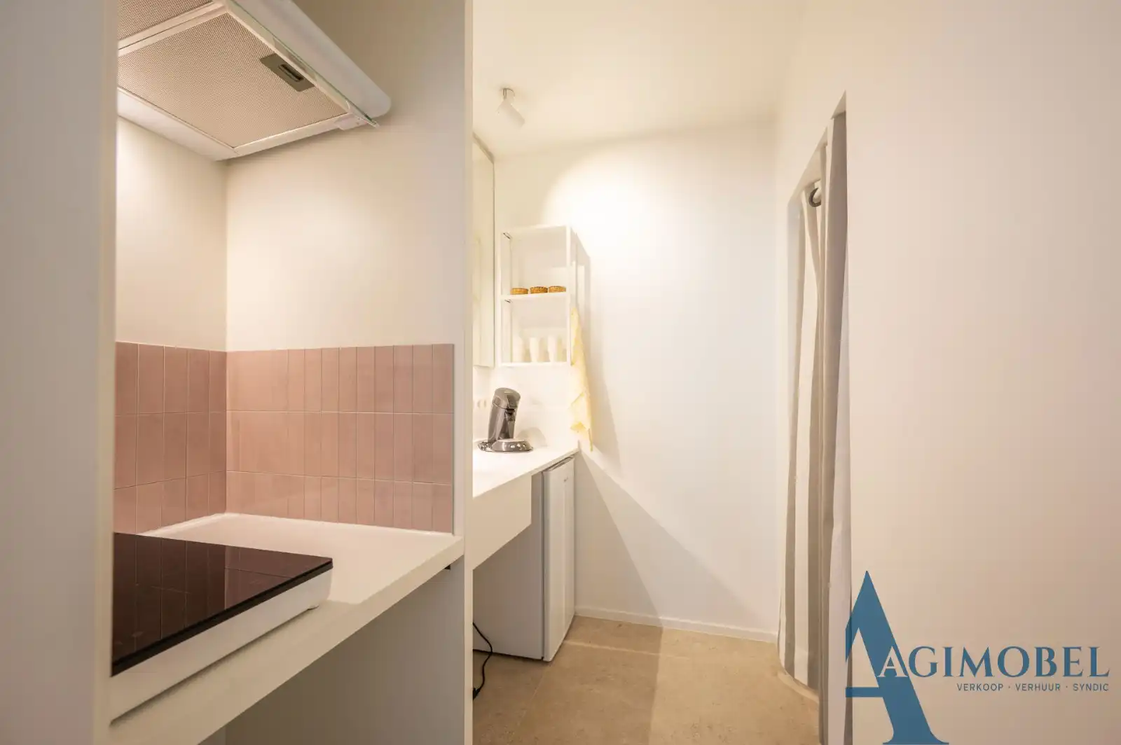 Compacte hippe studio op op wandelafstand van de zee . foto 7