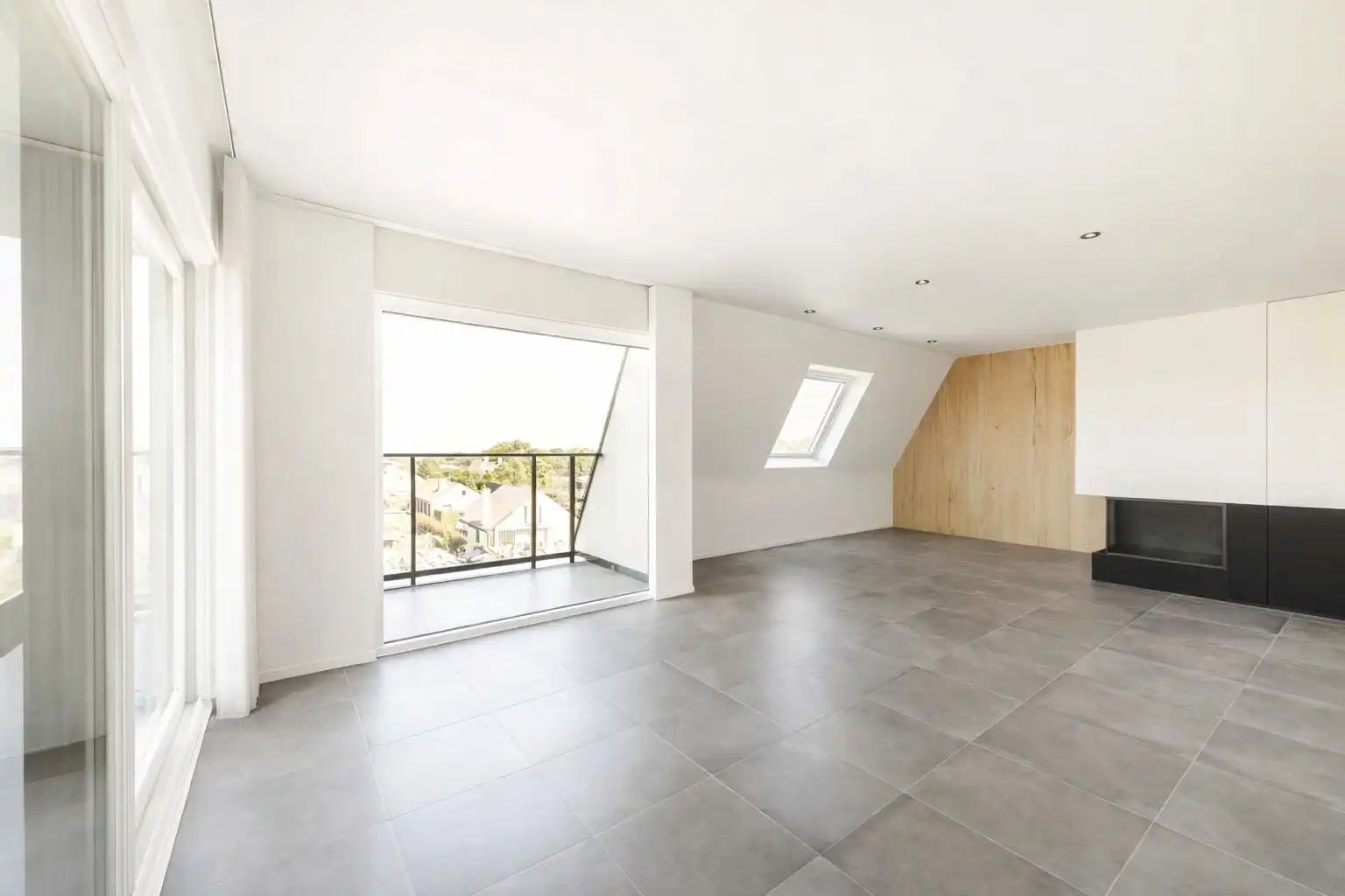 LUXUEUS PENTHOUSE (BJ 2019) MET GUNSTIGE LIGGING foto 6