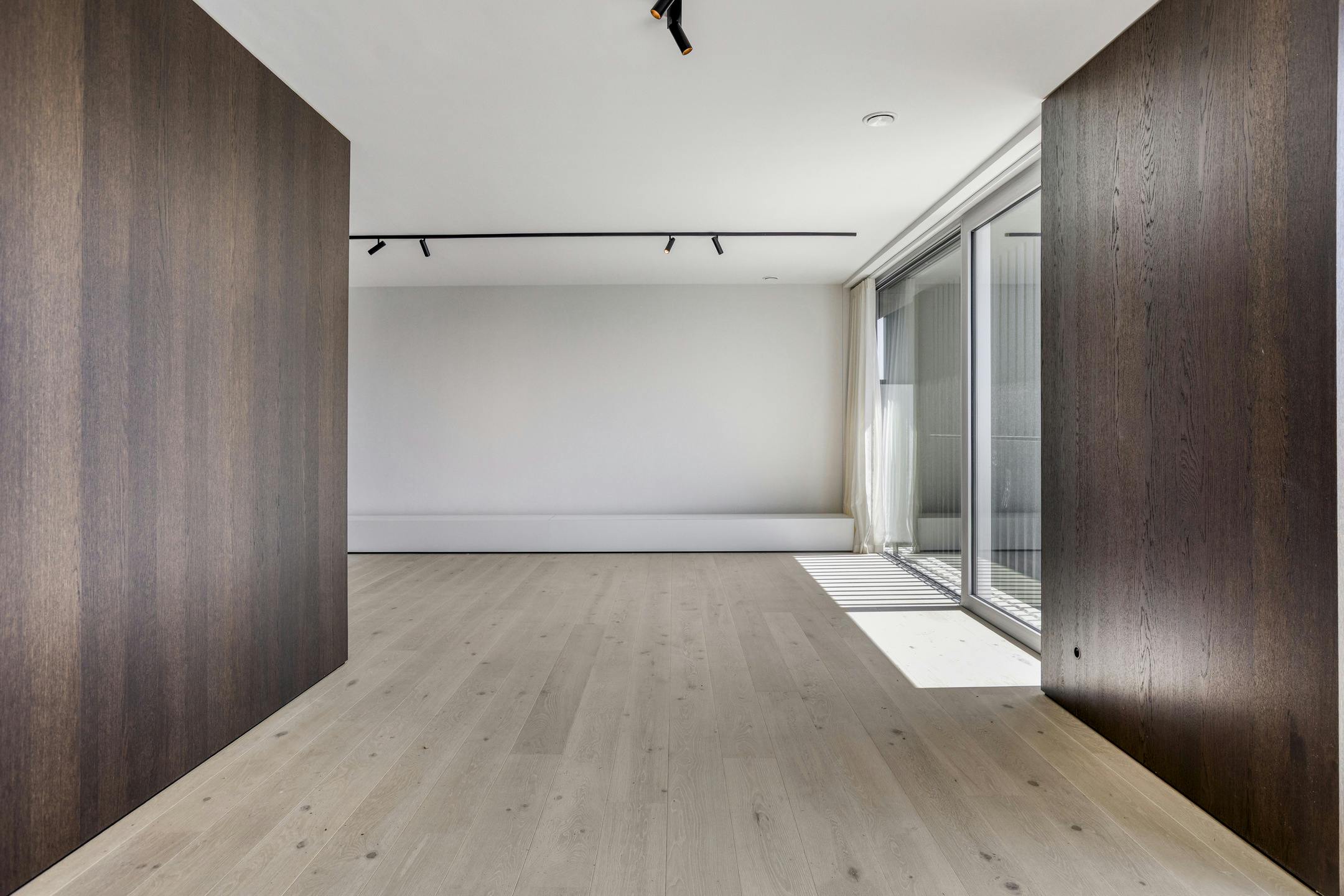 Ruim nieuwbouw appartement (147m²) met 3 slaapkamers foto 5