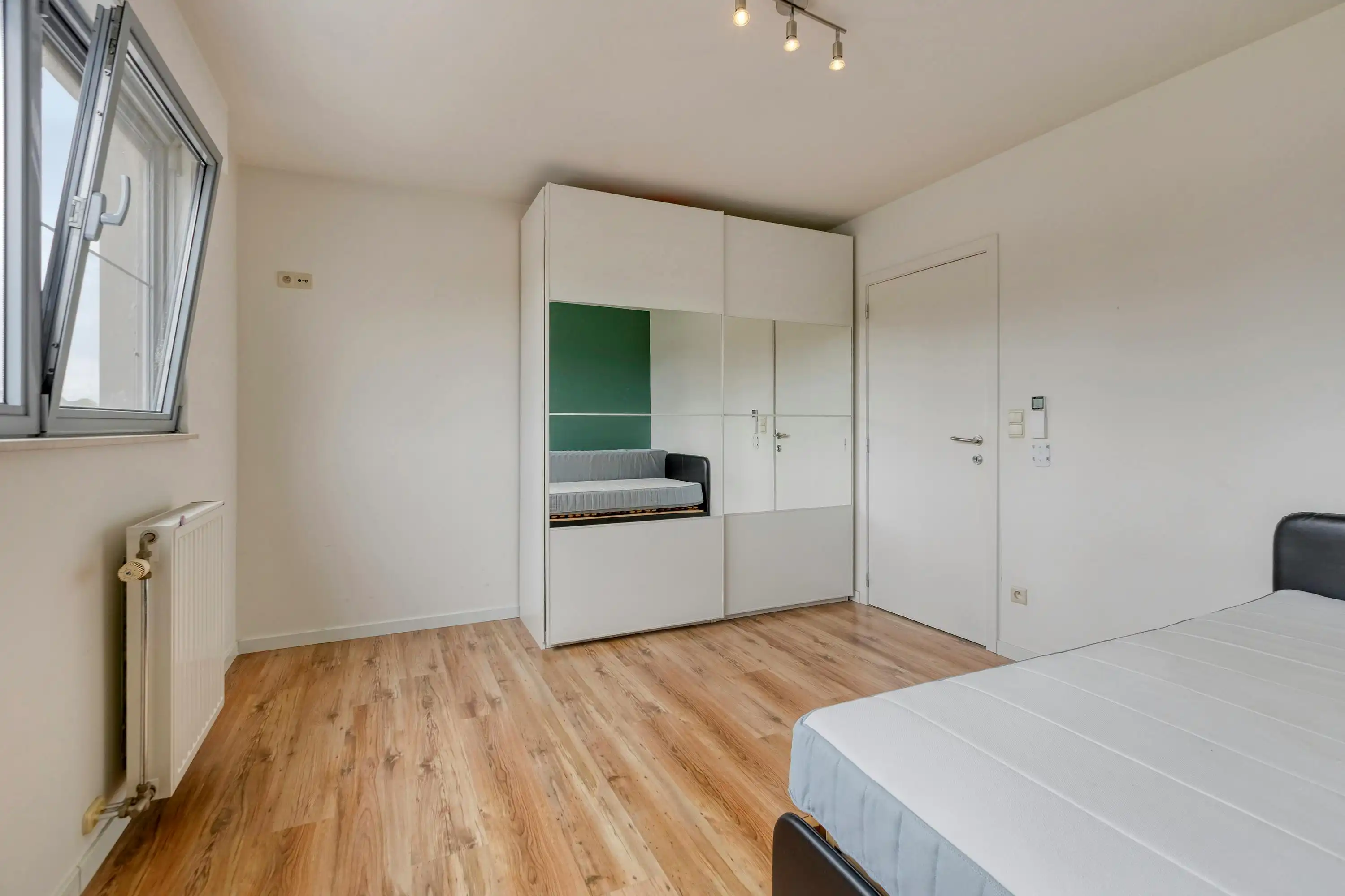 Centraal gelegen appartement met ruim terras en garagebox te Kuringen foto 13