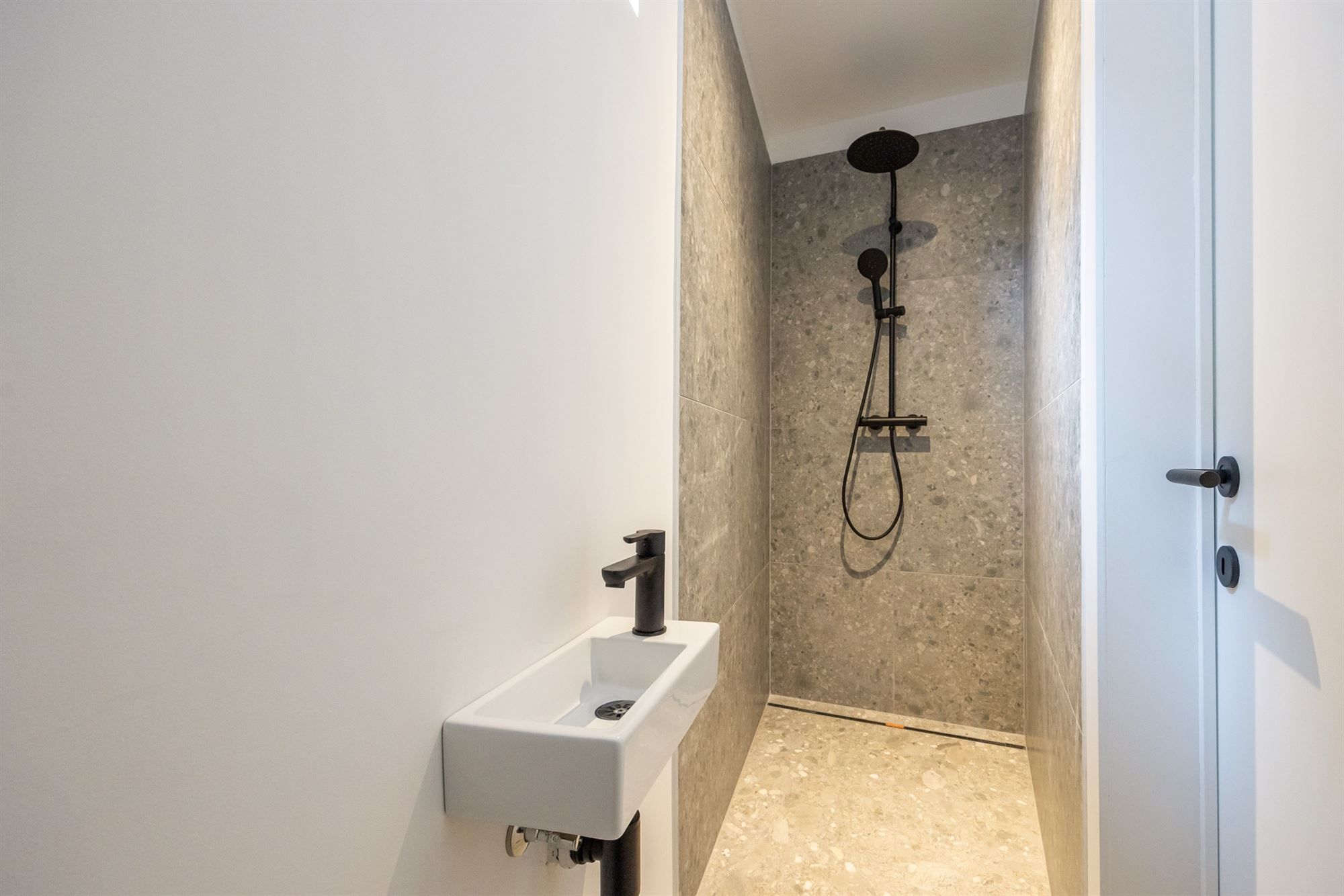 Gezinswoning woning met drie slaapkamers en tuin foto 19