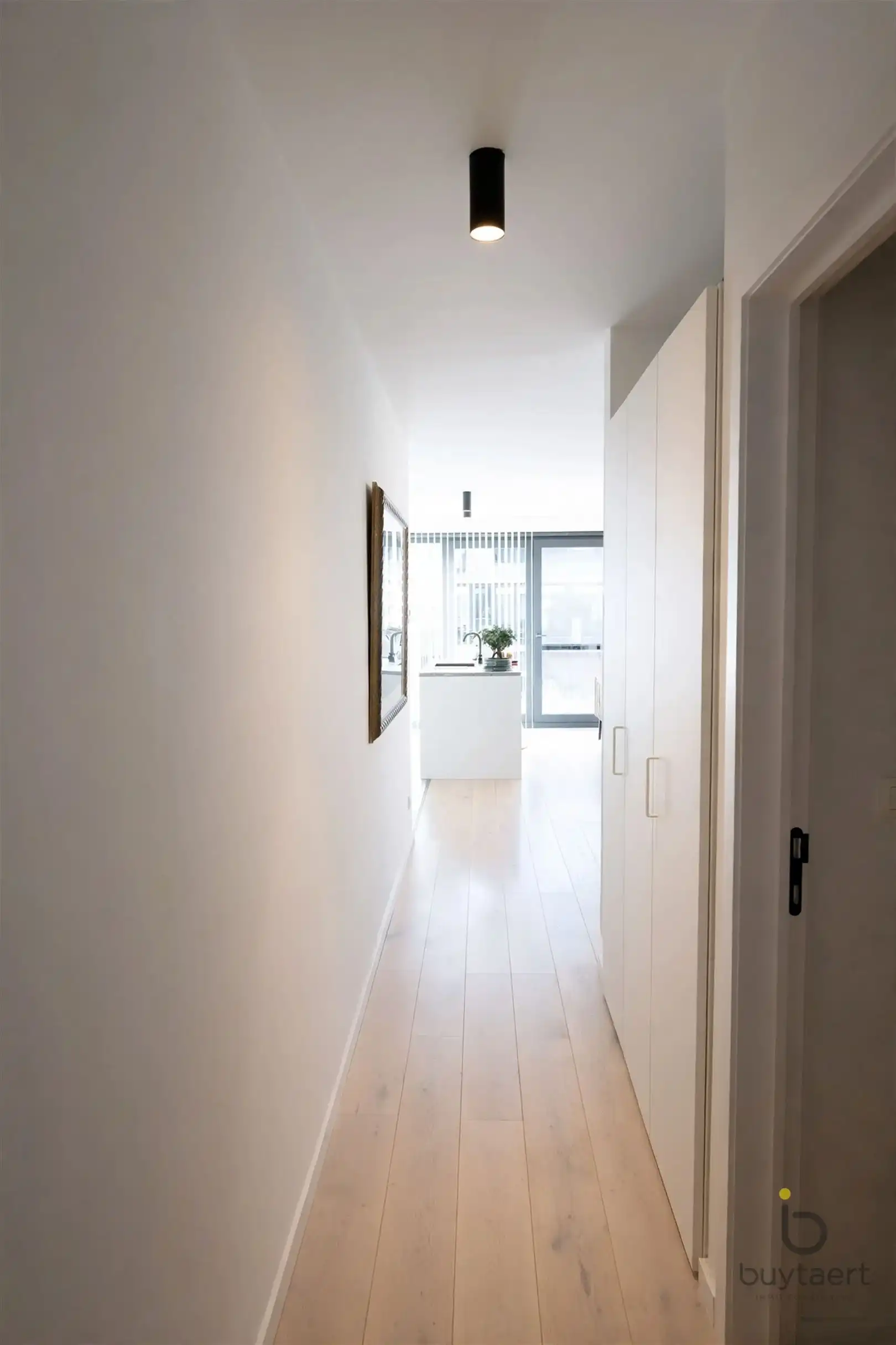 MODERN & COMFORTABEL WONEN NABIJ HET CENTRUM MIDDEN IN HET GROENE DOMEIN DE BOS! foto 2