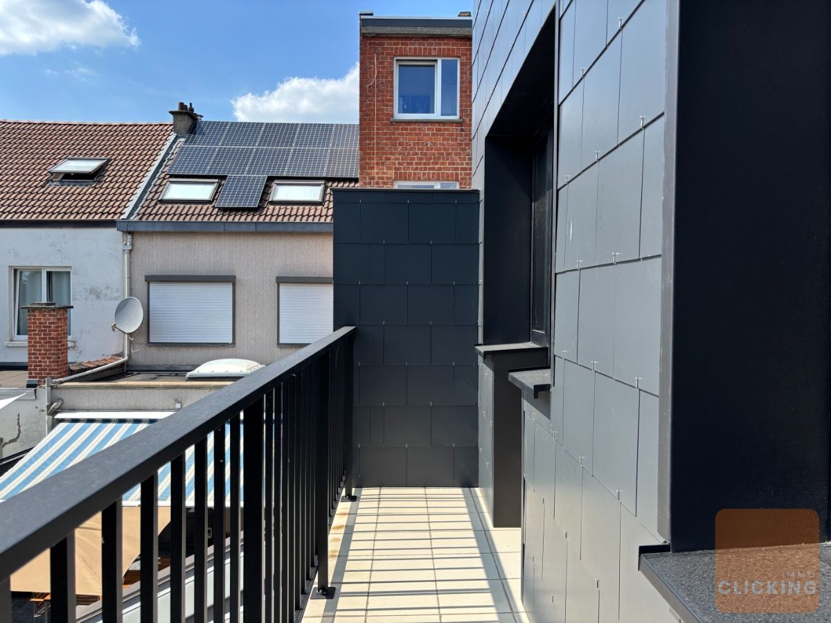Totaal gerenoveerde woning 3 slaapkamers, parking en zonnige tuin foto 7