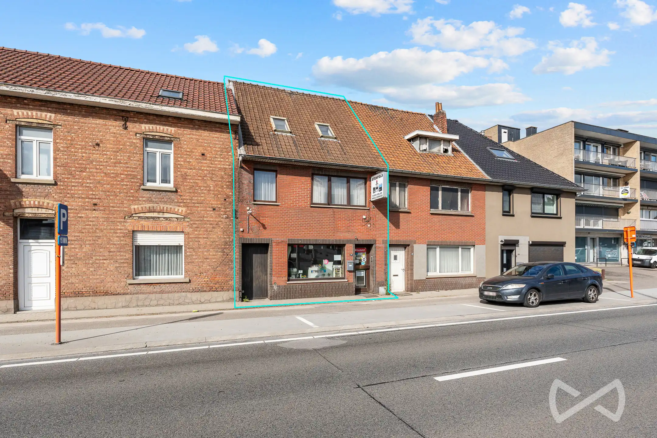 Hoofdfoto van de publicatie: TE KOOP | Veelzijdig pand met 5 kamers en atelier van 80 m²
