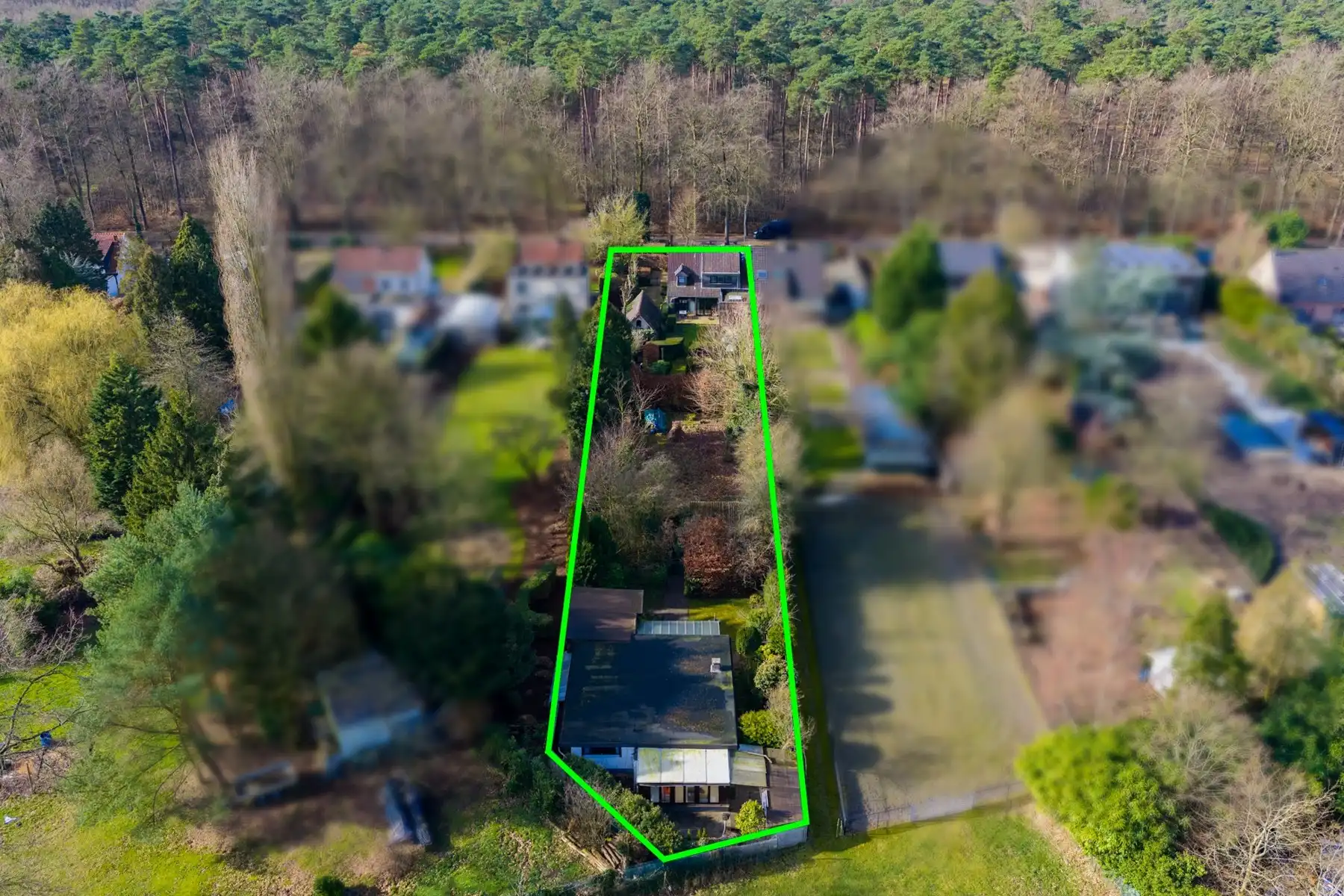 Charmante halfopen woning met polyvalent bijgebouw foto {{pictureIndex}}