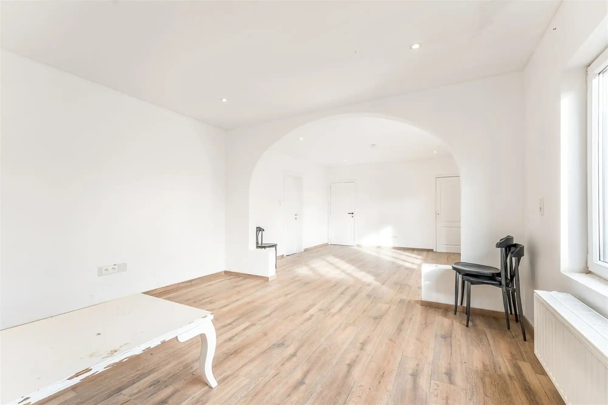 HANDELSHUIS MET RUIM HANDELSPAND EN 2 WOONENTITEITEN OP PERCEEL VAN 9A68CA TE KOERSEL foto 32