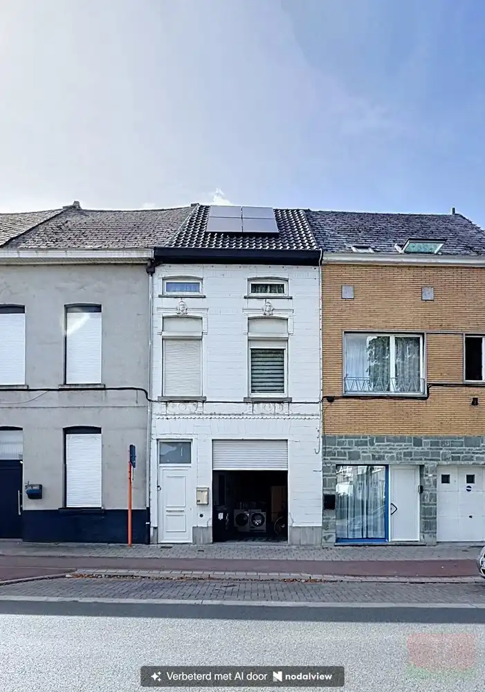 Energiezuinige moderne gezinswoning met garage, 3 slaapkamers, 2 badkamers en stadstuin foto {{pictureIndex}}