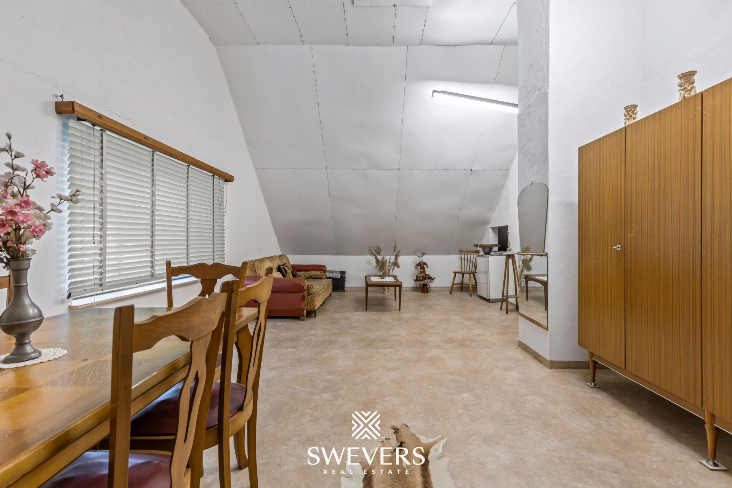 Ruime, te renoveren woning op 7a60 in centrum-Zonhoven foto 16