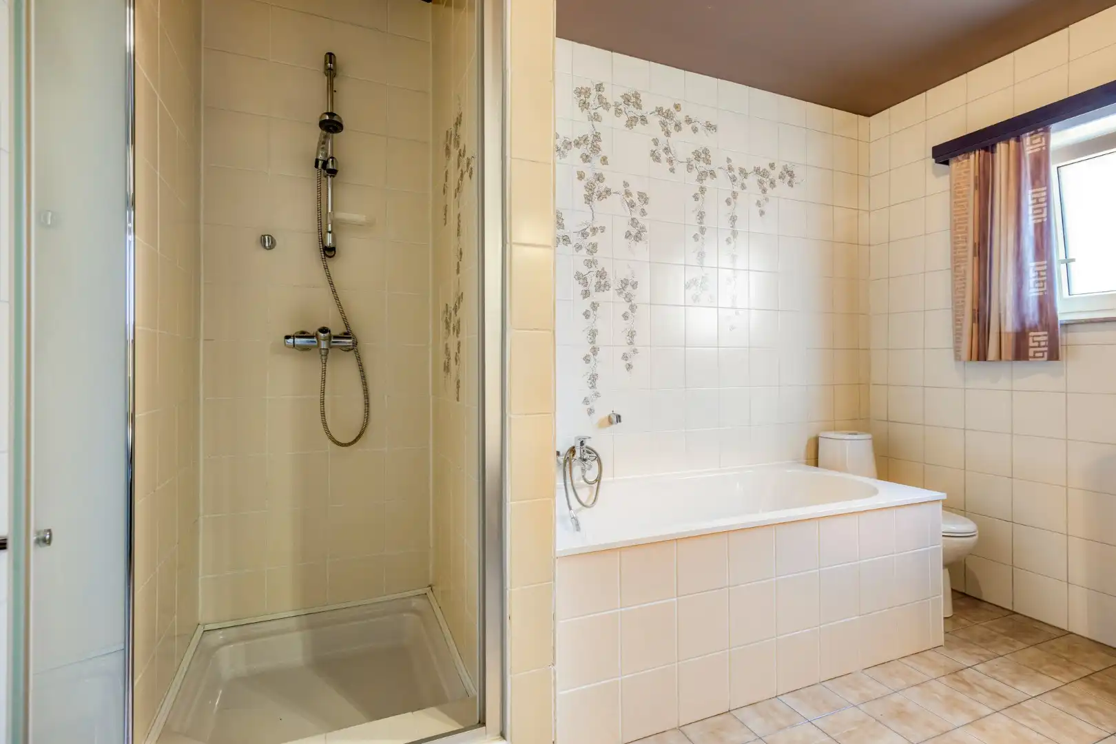 Gelijkvloerse woning met 3 slpks, rustig gelegen op 868 m² ! foto 14