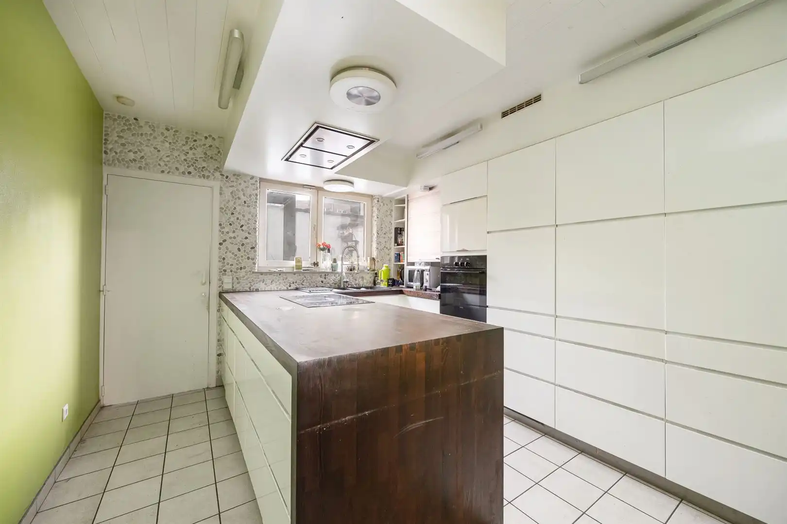 Prachtige rijwoning met veel potentieel! foto 2