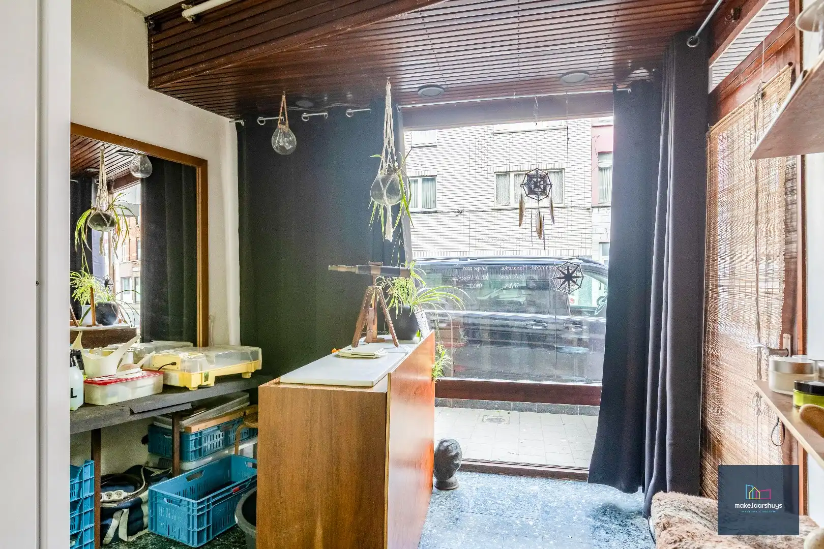 Woning met 3 slaapkamers en verrassende tuin met bijgebouwen foto 4